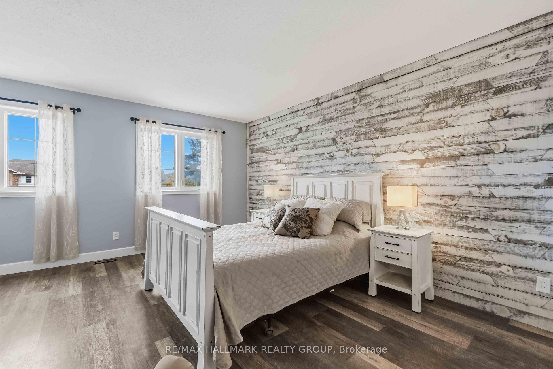 Photo 23 of 1920 Leclair Crescent, Ottawa, Queenswood Heights South — HOMEH