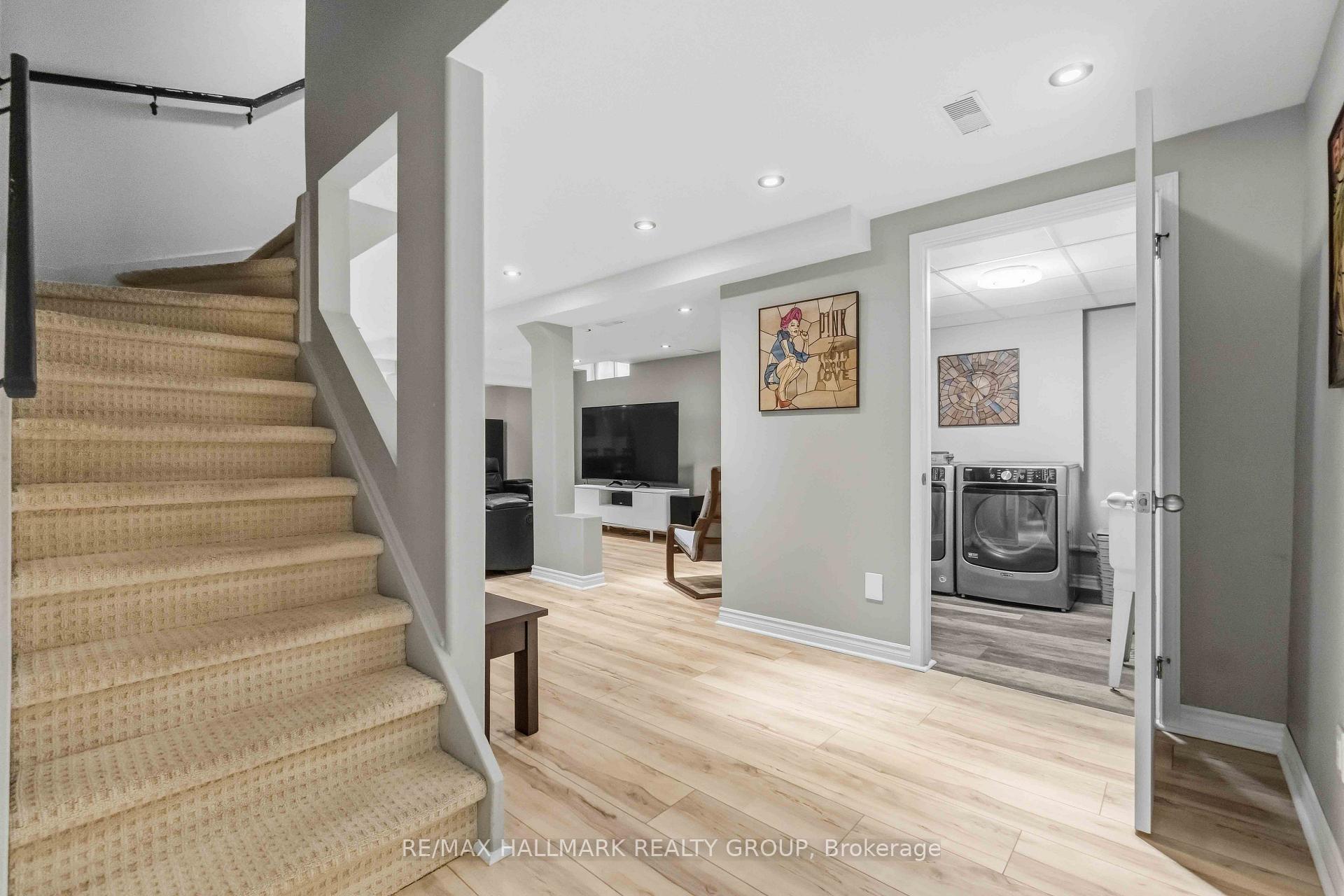 Photo 33 of 1920 Leclair Crescent, Ottawa, Queenswood Heights South — HOMEH