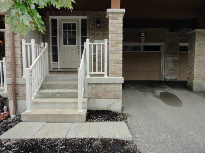 Photo 3 of 1084 Silk Street, Pickering, Rural Pickering — HOMEH