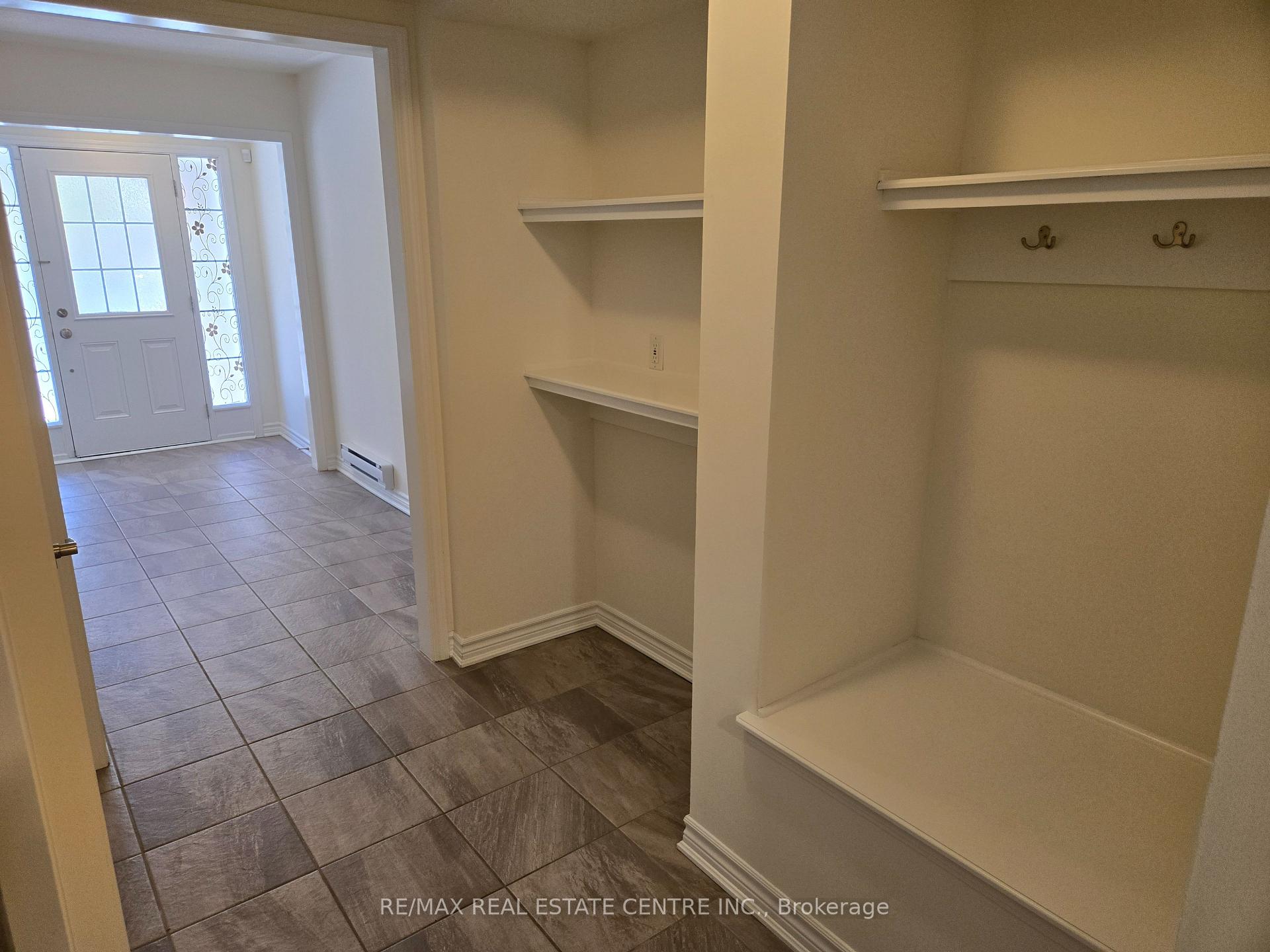 Photo 6 of 1084 Silk Street, Pickering, Rural Pickering — HOMEH