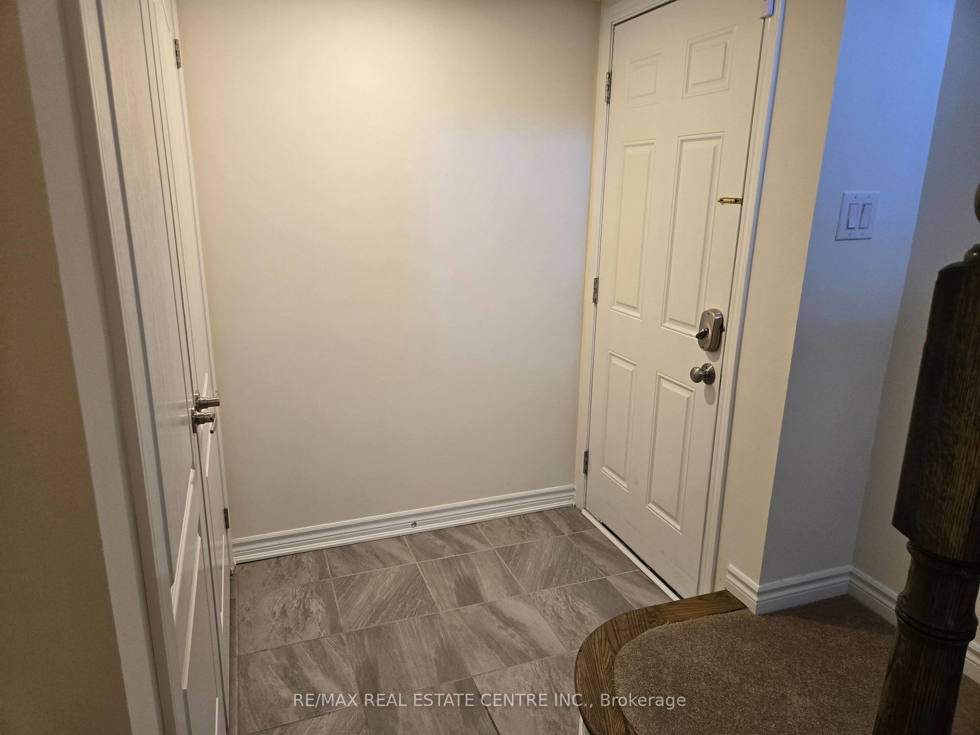 Photo 7 of 1084 Silk Street, Pickering, Rural Pickering — HOMEH