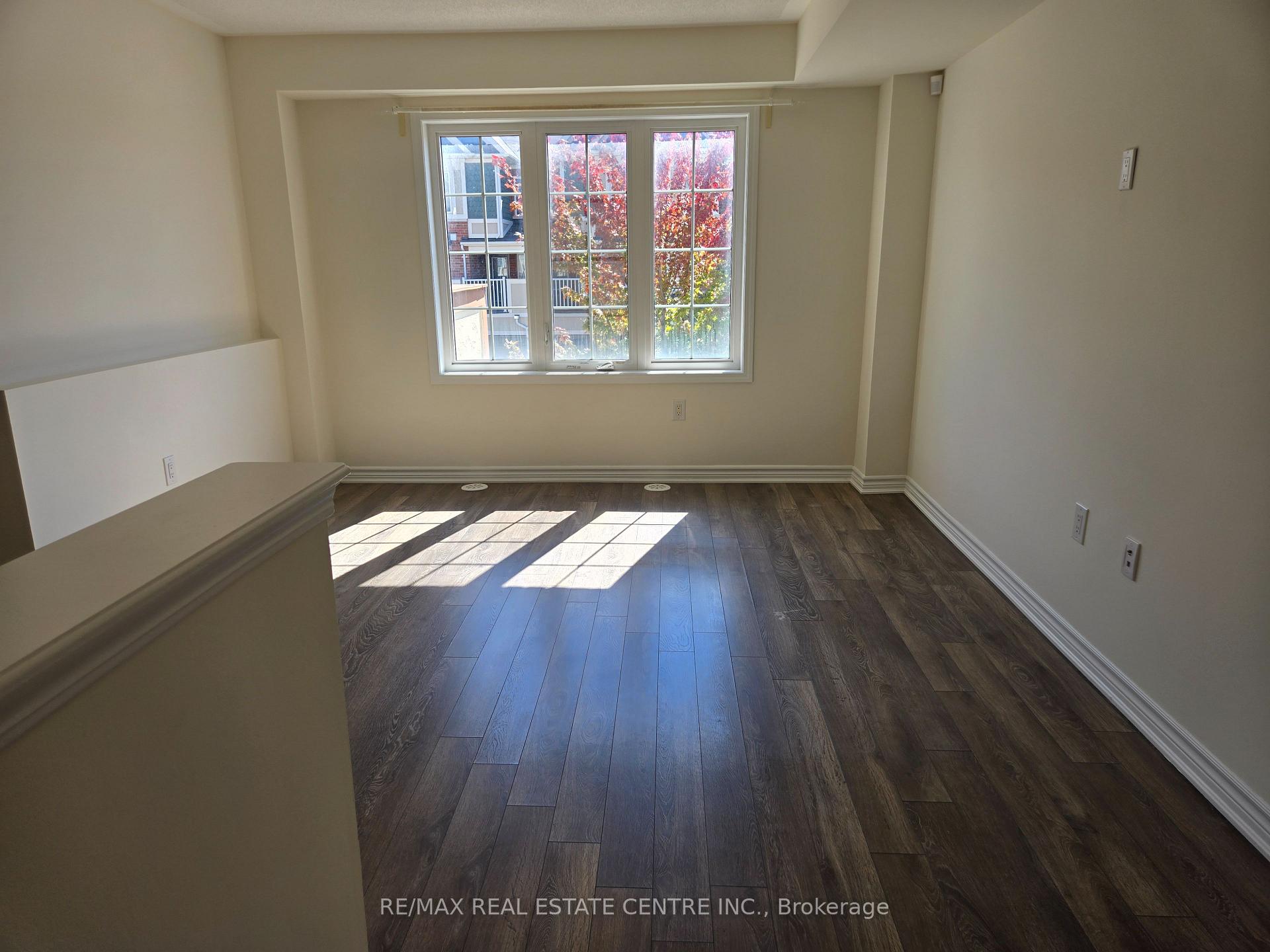 Photo 8 of 1084 Silk Street, Pickering, Rural Pickering — HOMEH