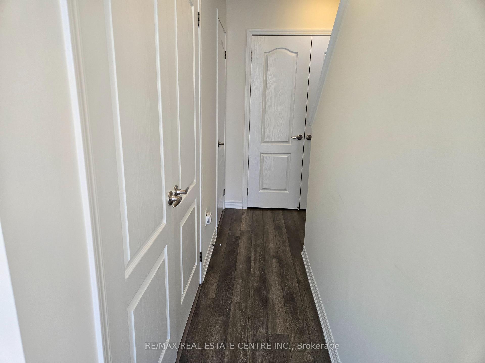 Photo 12 of 1084 Silk Street, Pickering, Rural Pickering — HOMEH