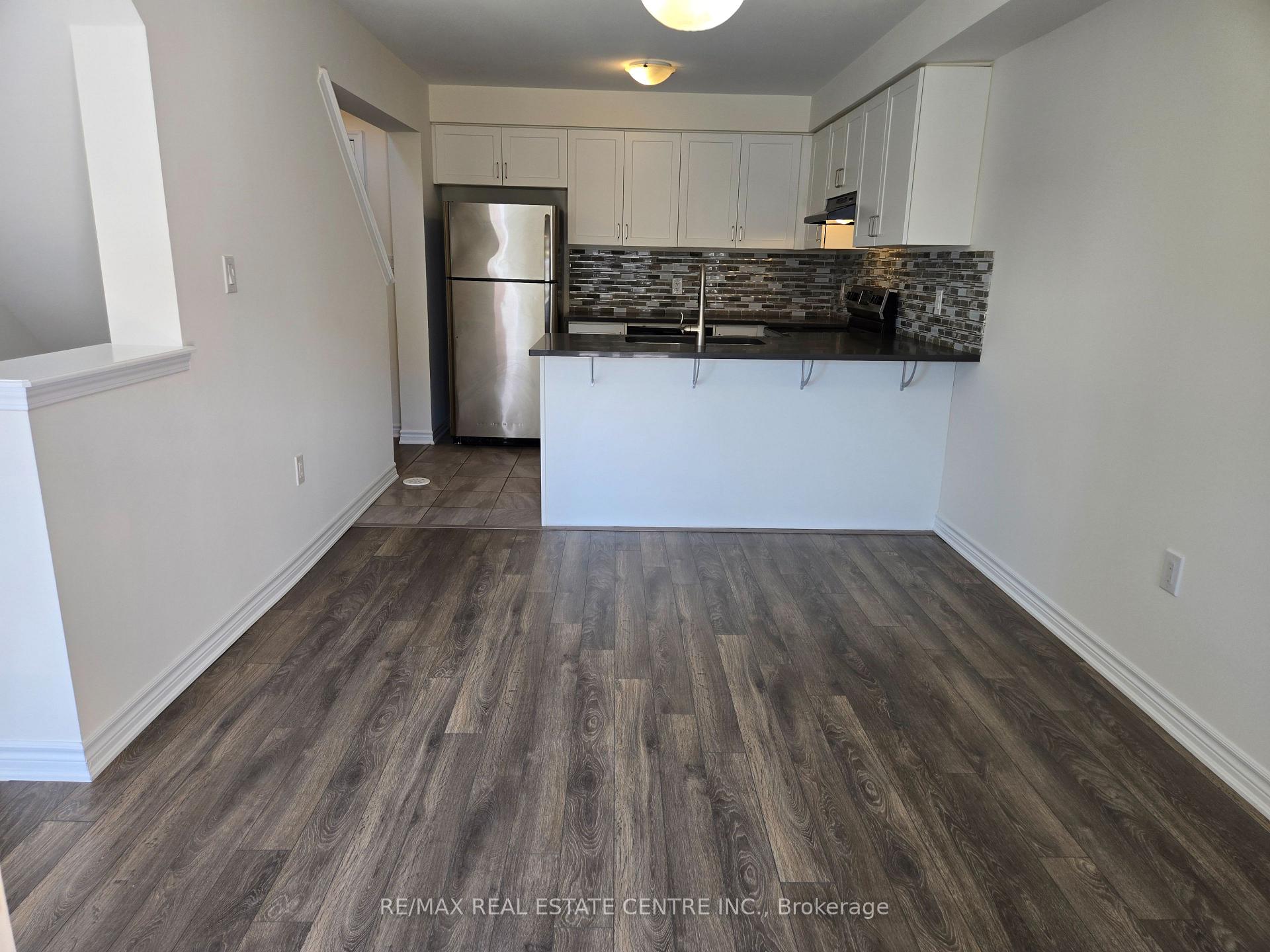 Photo 13 of 1084 Silk Street, Pickering, Rural Pickering — HOMEH