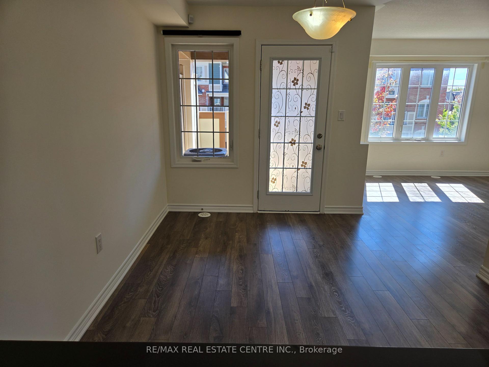 Photo 14 of 1084 Silk Street, Pickering, Rural Pickering — HOMEH