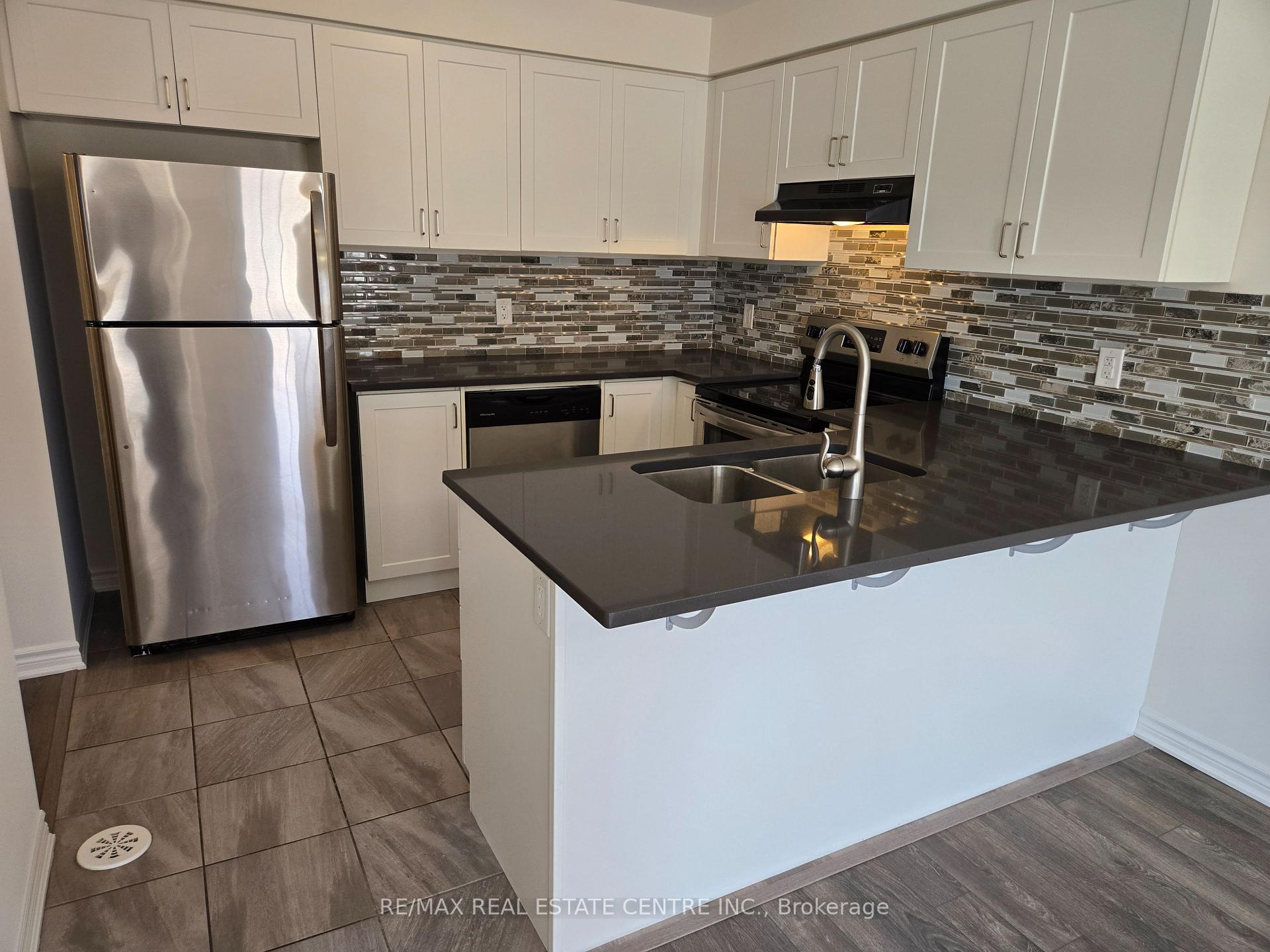 Photo 17 of 1084 Silk Street, Pickering, Rural Pickering — HOMEH