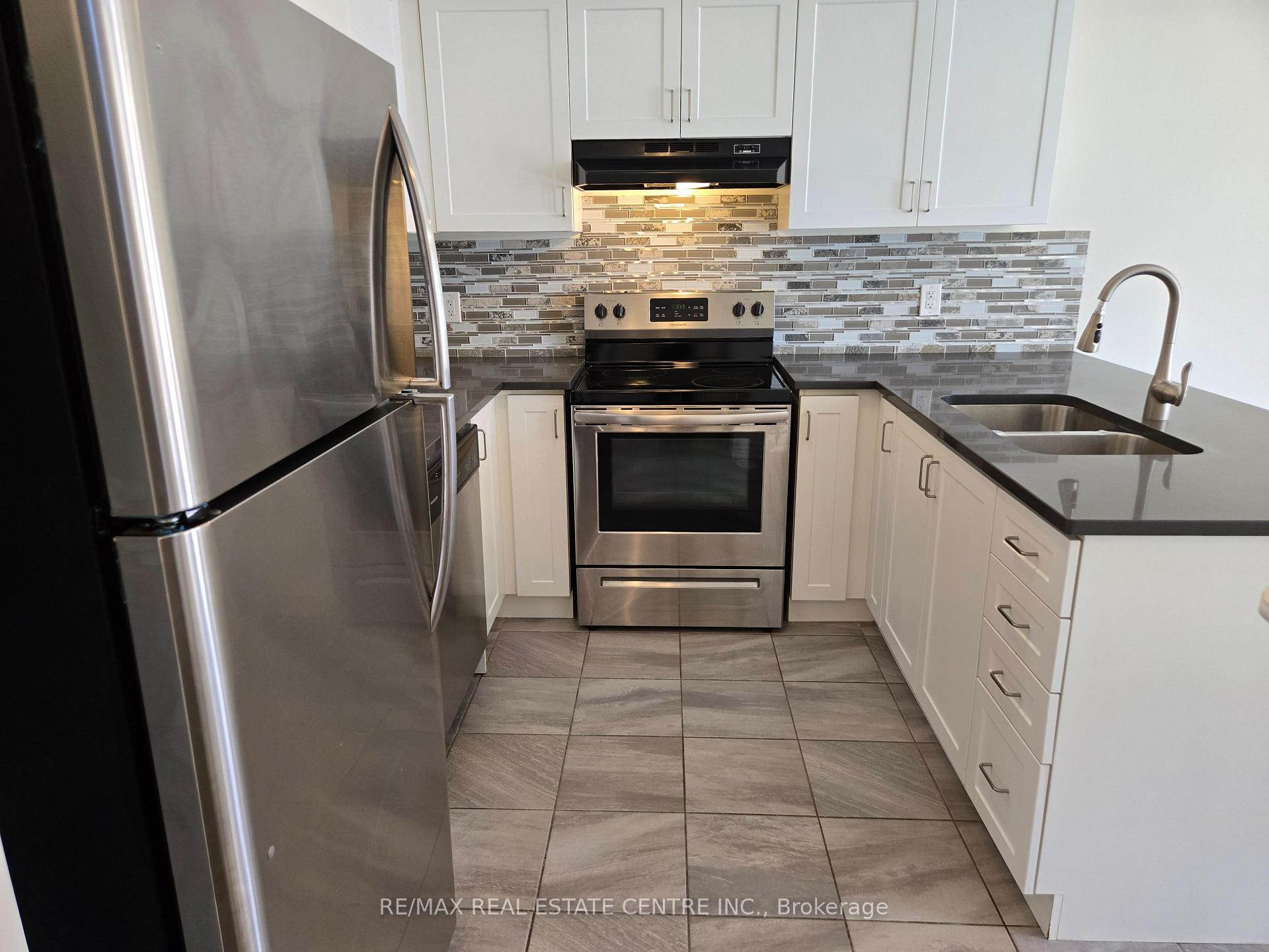 Photo 18 of 1084 Silk Street, Pickering, Rural Pickering — HOMEH