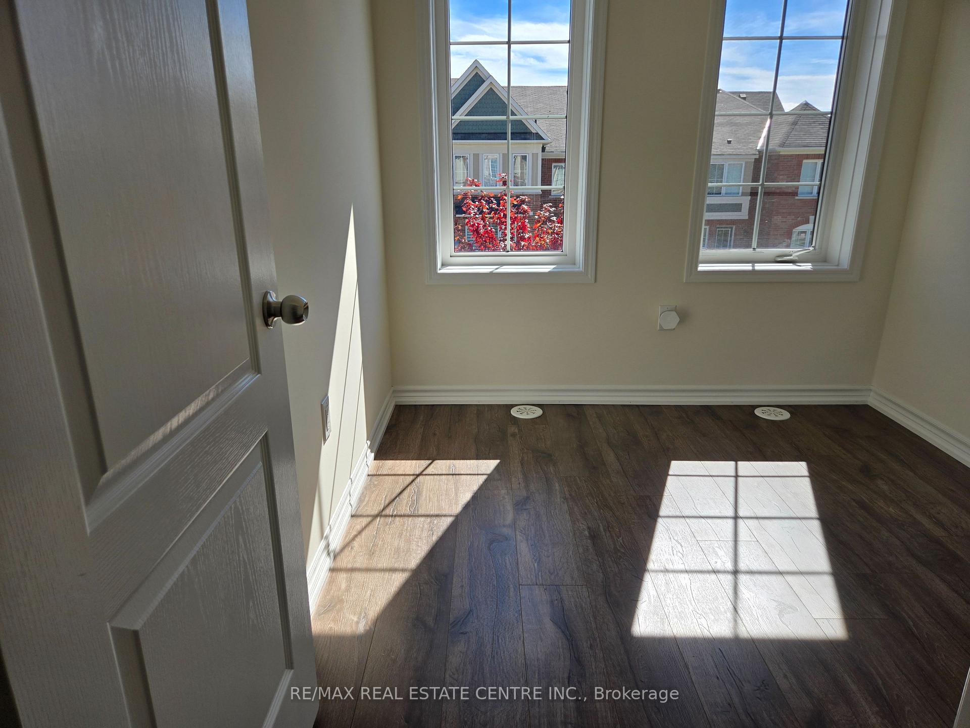 Photo 28 of 1084 Silk Street, Pickering, Rural Pickering — HOMEH