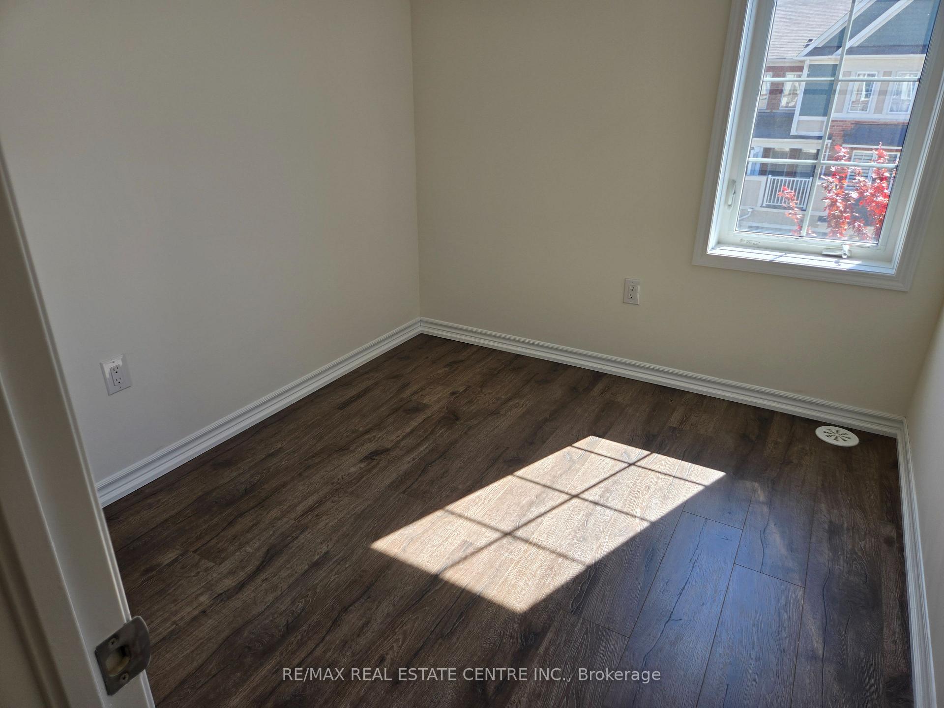 Photo 30 of 1084 Silk Street, Pickering, Rural Pickering — HOMEH
