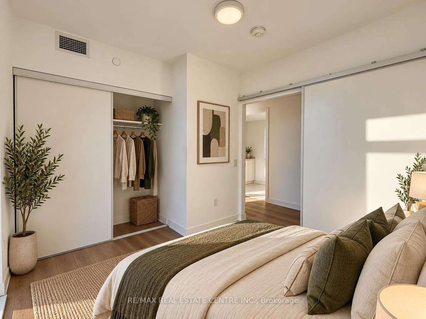 Photo 5 of Unit 603, 86 Dundas Street E, Mississauga, Cooksville — HOMEH