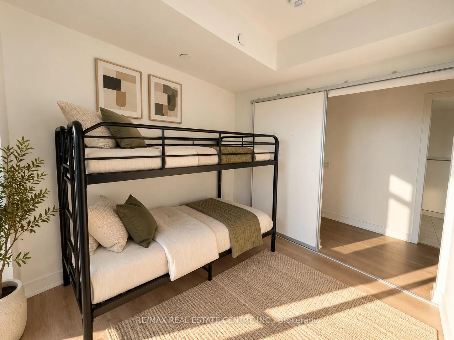 Photo 11 of Unit 603, 86 Dundas Street E, Mississauga, Cooksville — HOMEH