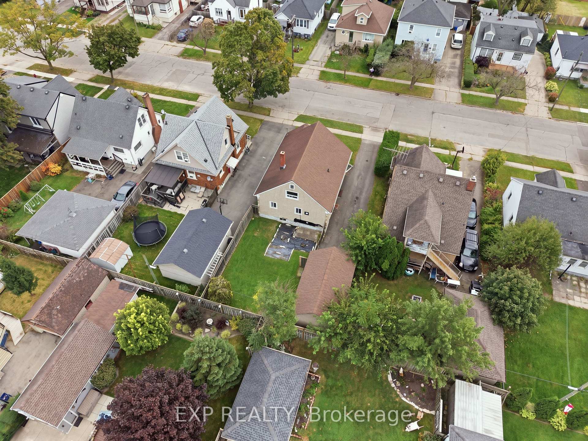 Photo 6 of 63 Lyons Avenue, Welland, Lincoln/Crowland — HOMEH