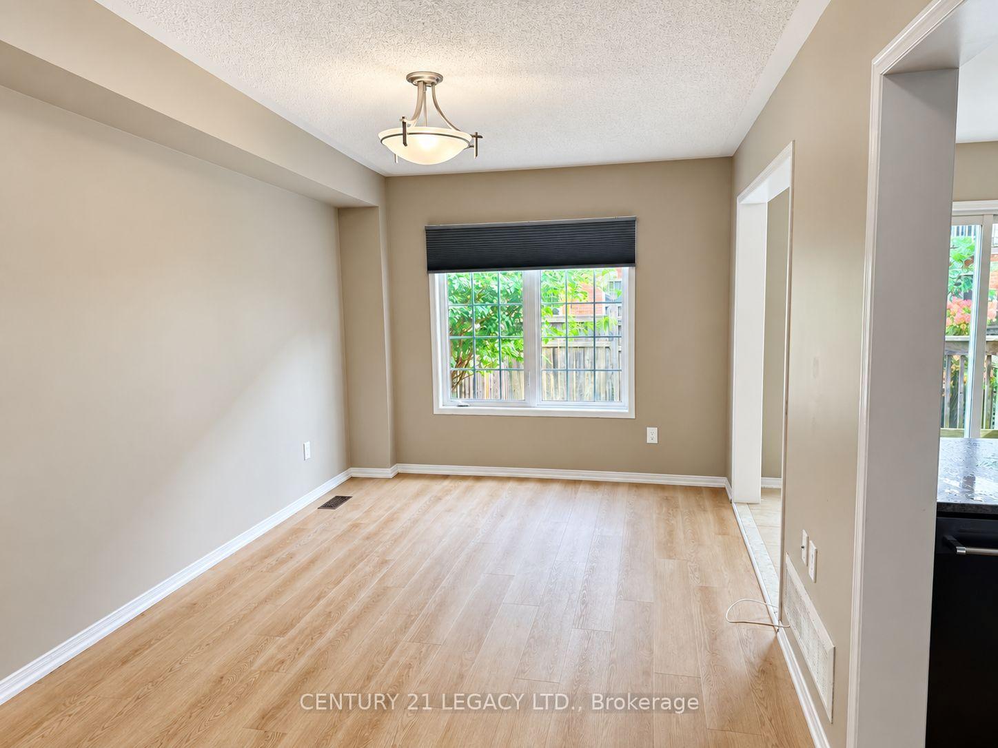 Photo 5 of 3317 Mikalda Road, Burlington, Alton — HOMEH
