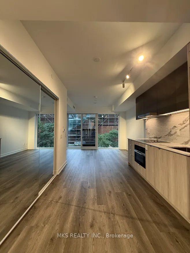 Photo 4 of Unit 507, 771 Yonge Street, Toronto, The Annex — HOMEH