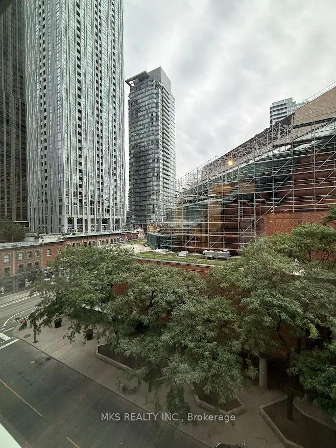 Photo 6 of Unit 507, 771 Yonge Street, Toronto, The Annex — HOMEH
