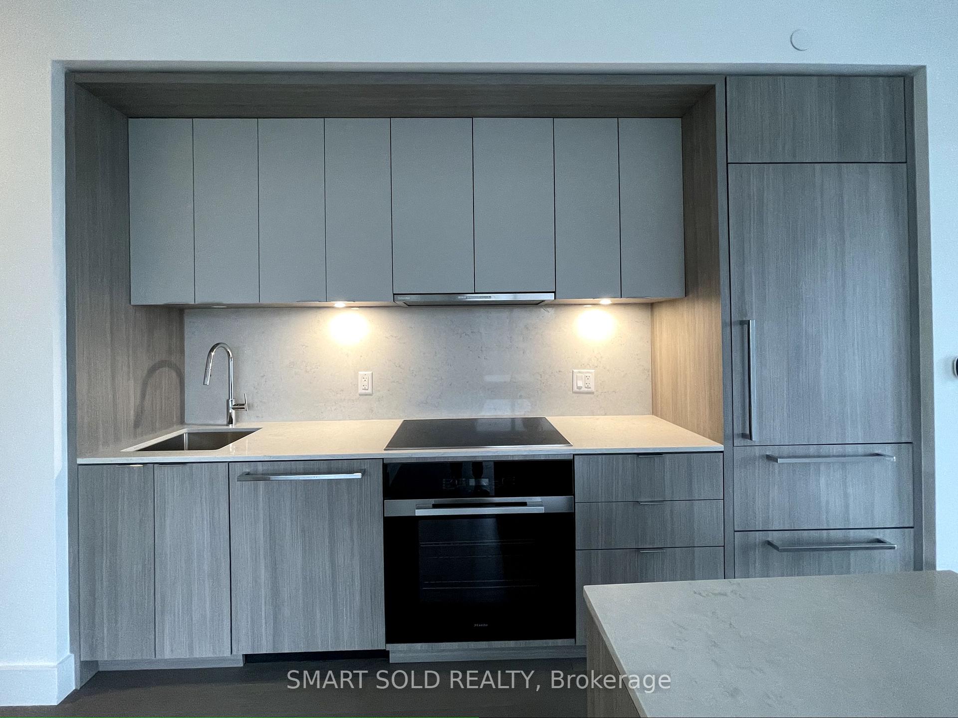 Photo 4 of Unit 610, 6 Greenbriar Road E, North York, Bayview Village — HOMEH