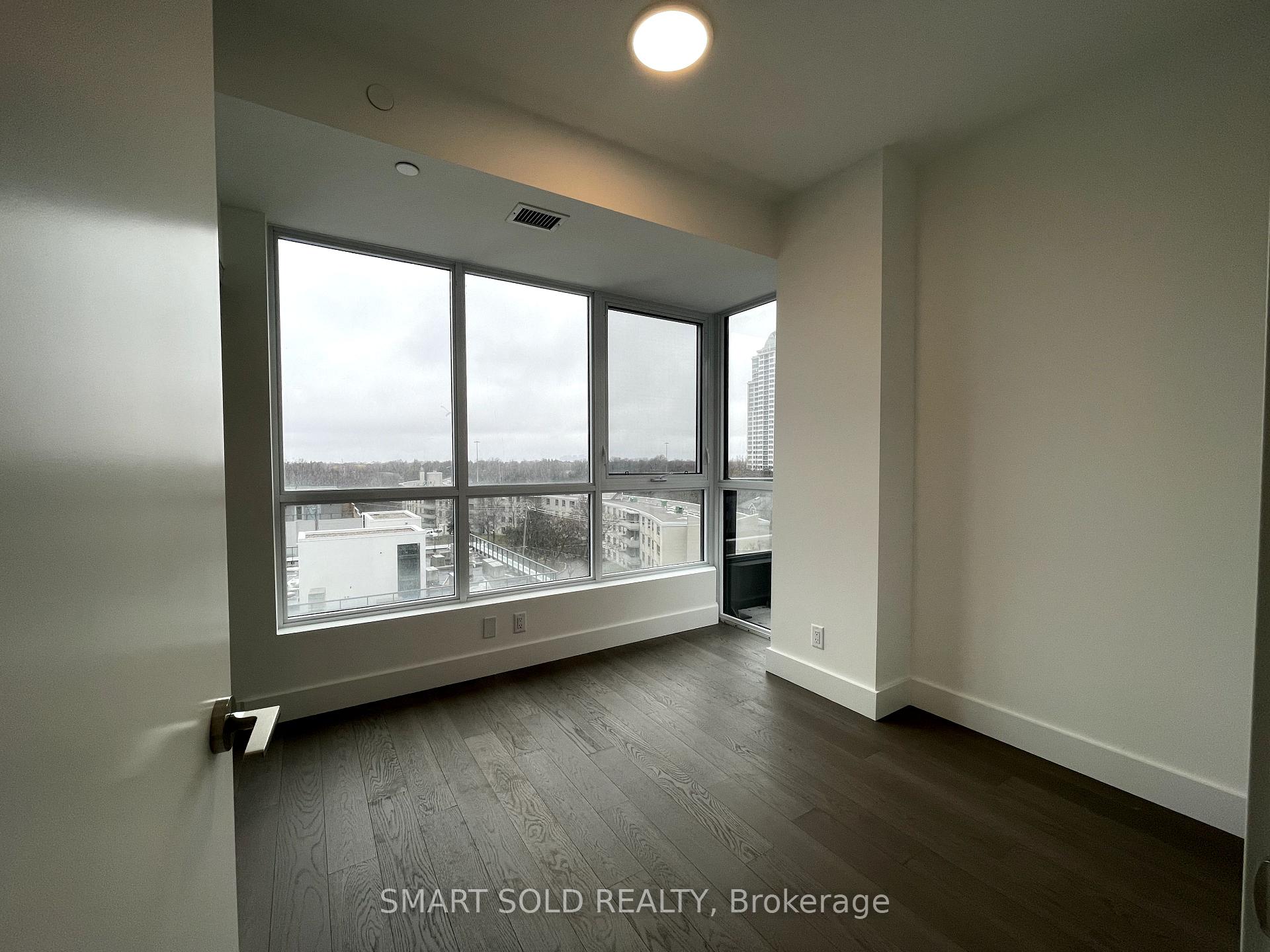 Photo 9 of Unit 610, 6 Greenbriar Road E, North York, Bayview Village — HOMEH