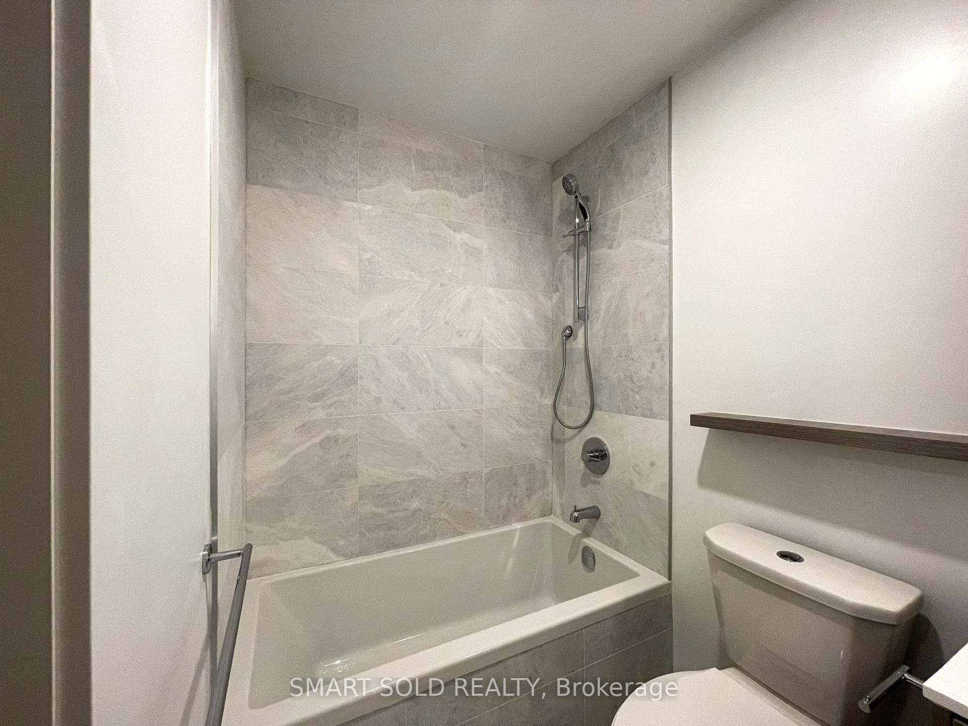 Photo 23 of Unit 610, 6 Greenbriar Road E, North York, Bayview Village — HOMEH