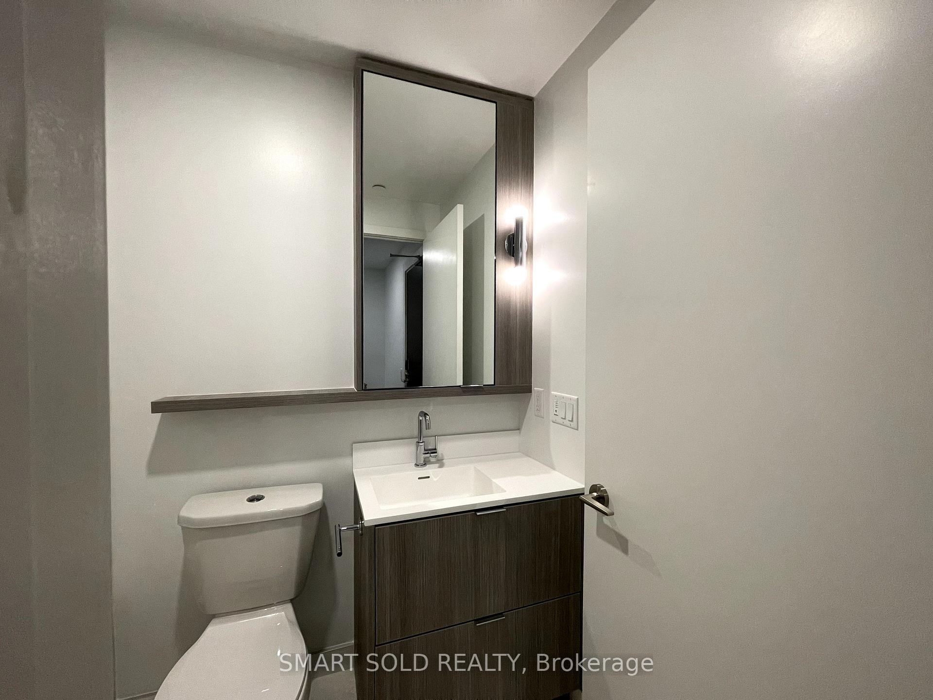 Photo 24 of Unit 610, 6 Greenbriar Road E, North York, Bayview Village — HOMEH