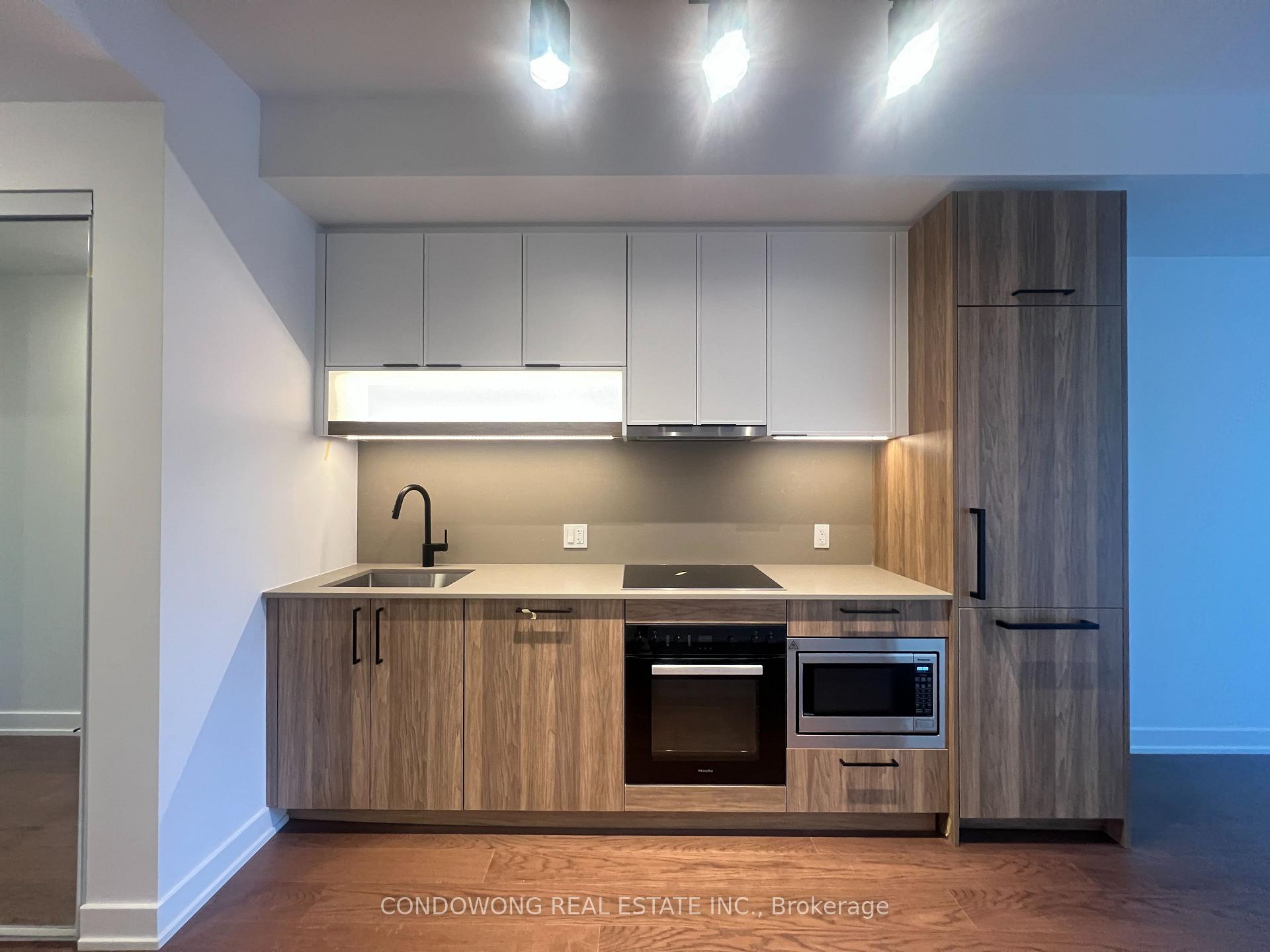 Photo 2 of Unit 720, 91 Montclair Avenue, Toronto, Forest Hill South — HOMEH