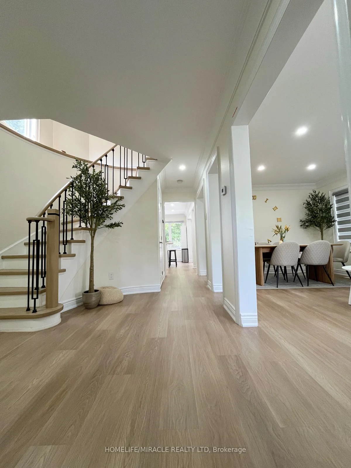 Photo 2 of Unit Basement, 18 Killarney Court, Brampton, Heart Lake East — HOMEH