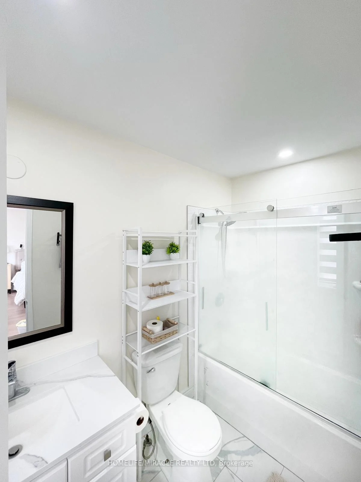Photo 38 of Unit Basement, 18 Killarney Court, Brampton, Heart Lake East — HOMEH
