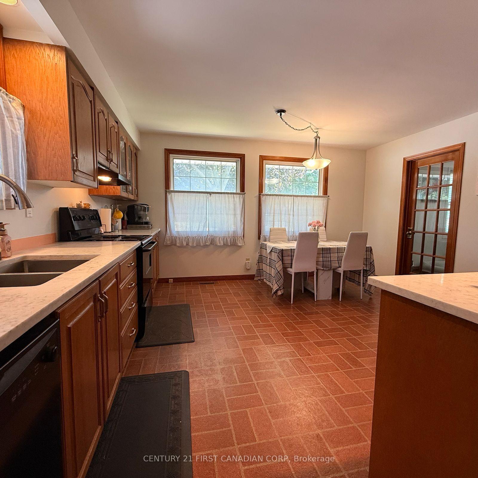 Photo 5 of 749 Dundalk Drive, London, South Q — HOMEH