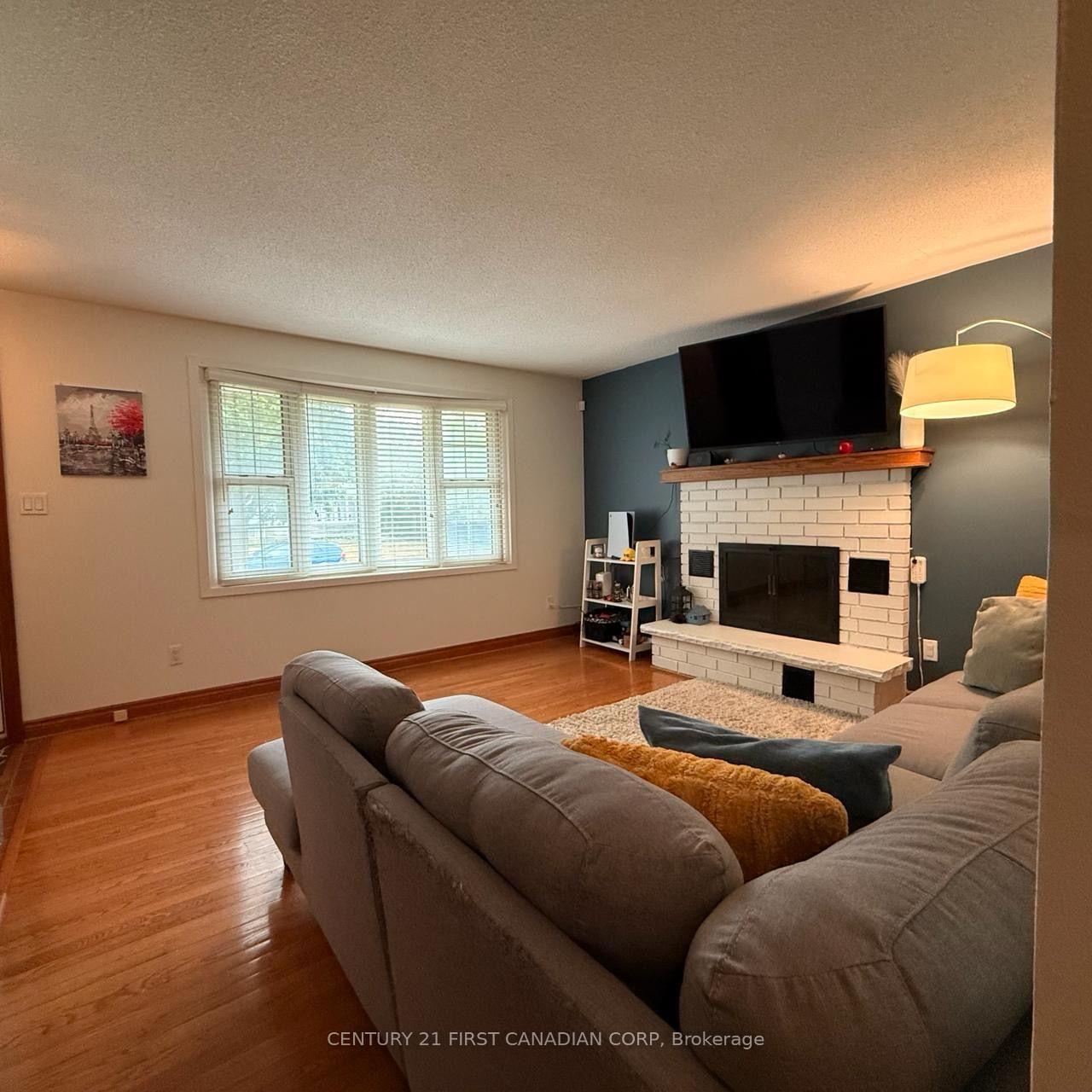 Photo 7 of 749 Dundalk Drive, London, South Q — HOMEH