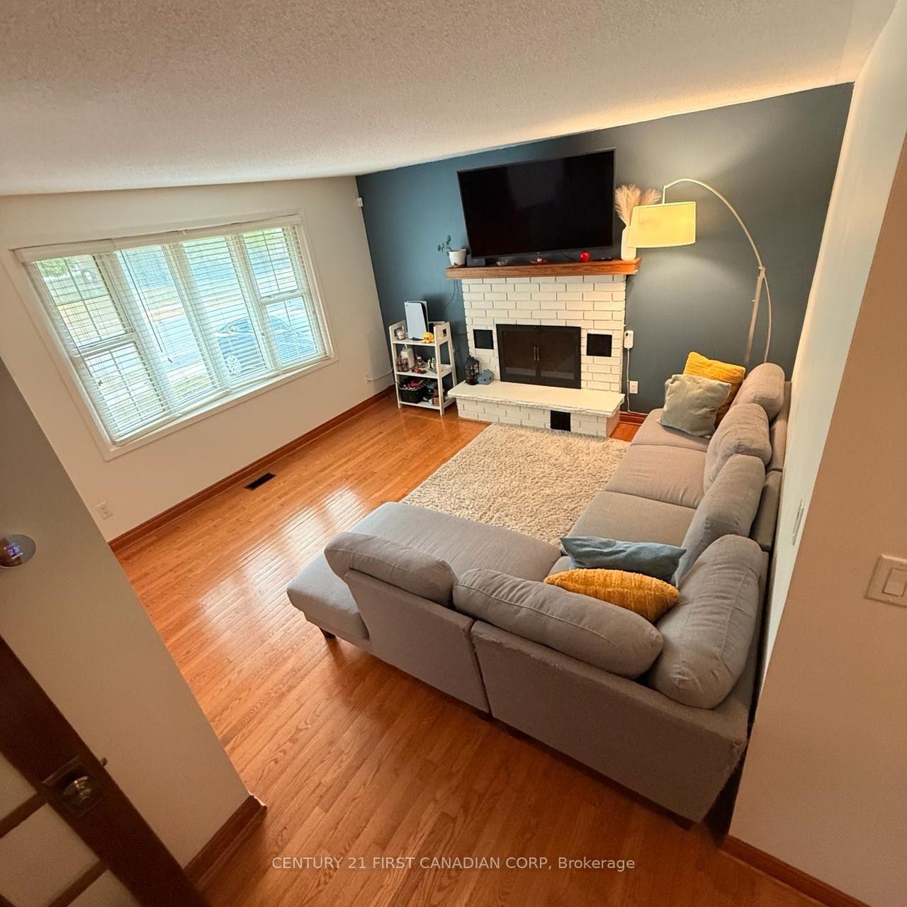 Photo 8 of 749 Dundalk Drive, London, South Q — HOMEH