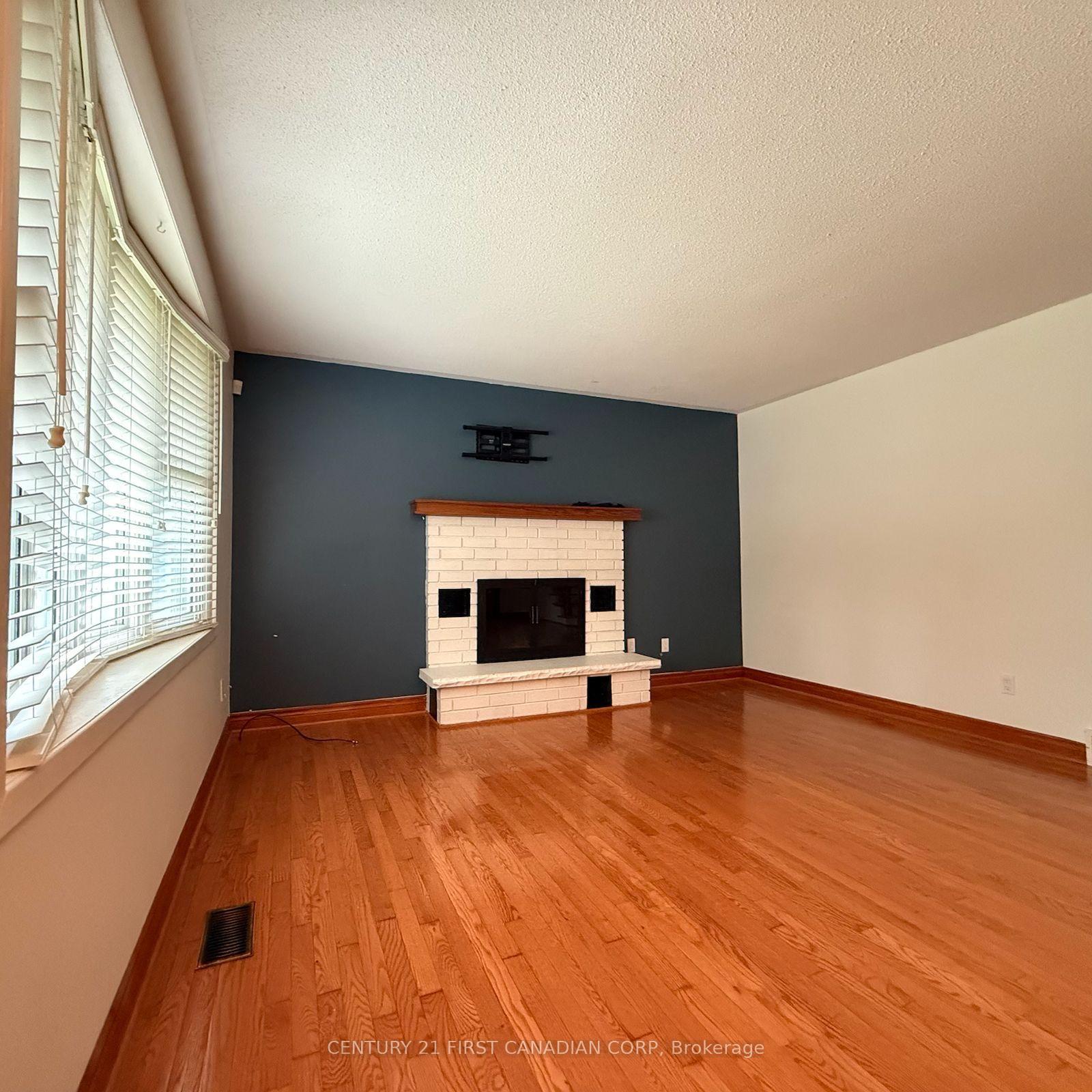 Photo 10 of 749 Dundalk Drive, London, South Q — HOMEH
