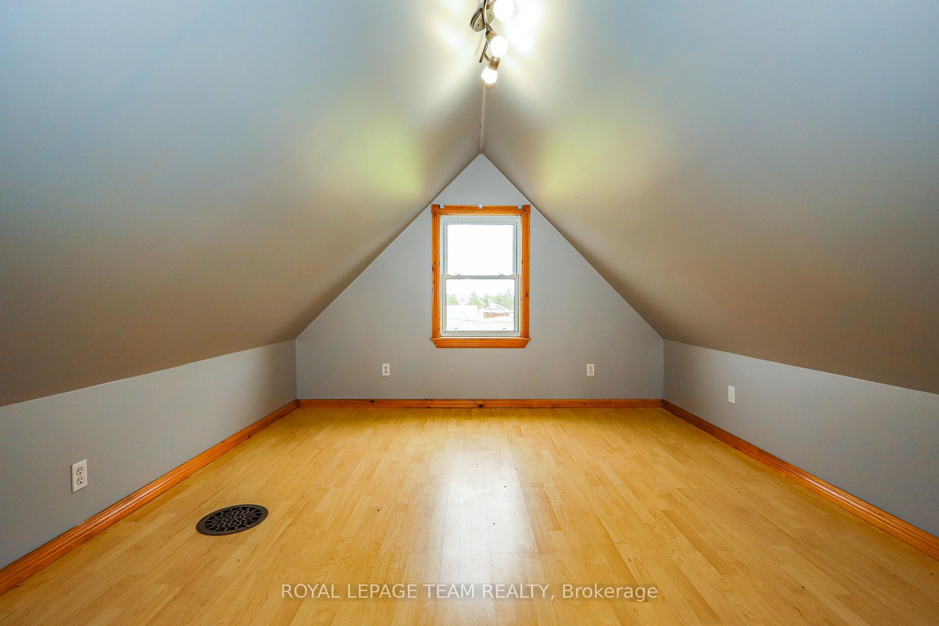 Photo 16 of 13585 County 9 Road, North Dundas, North Dundas (Winchester) Twp — HOMEH