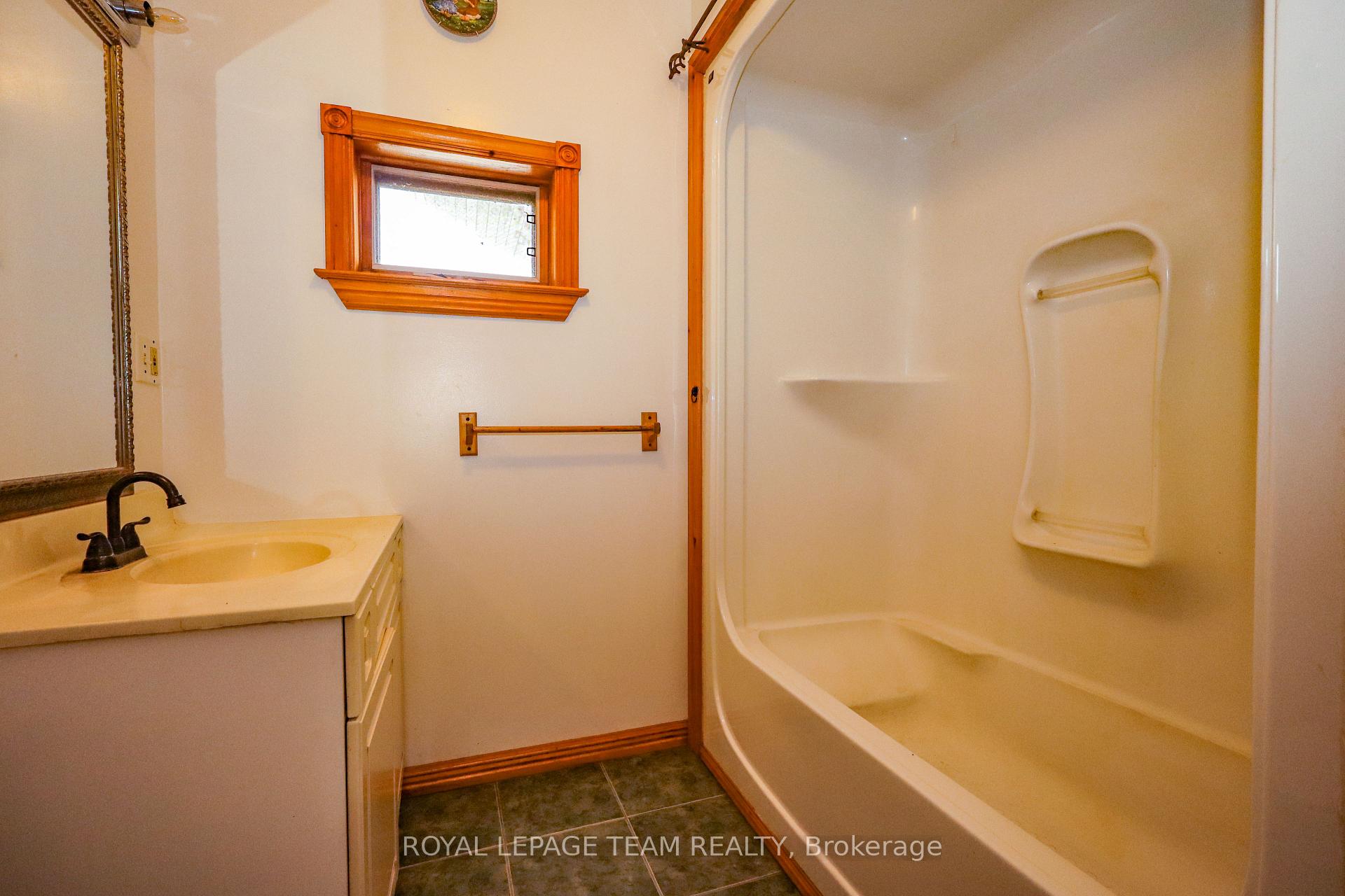 Photo 18 of 13585 County 9 Road, North Dundas, North Dundas (Winchester) Twp — HOMEH