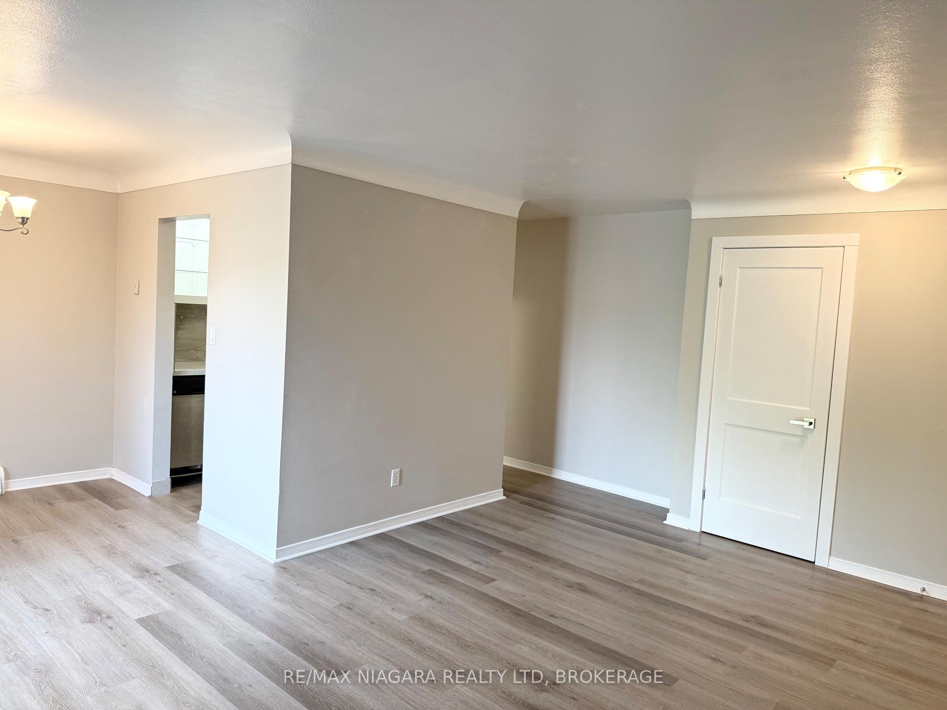 Photo 10 of Unit 8, 286 Vine Street, St. Catharines, Carlton/Bunting — HOMEH