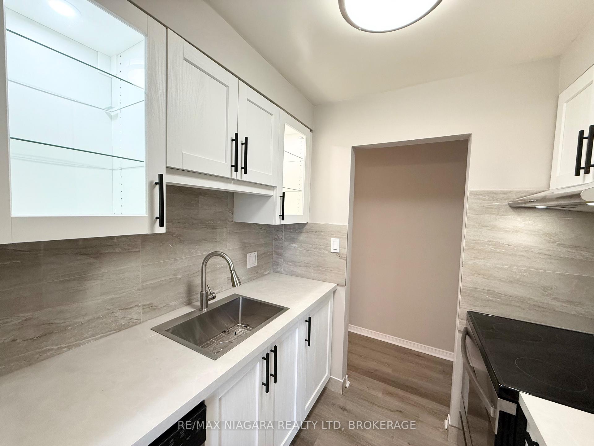 Photo 11 of Unit 8, 286 Vine Street, St. Catharines, Carlton/Bunting — HOMEH