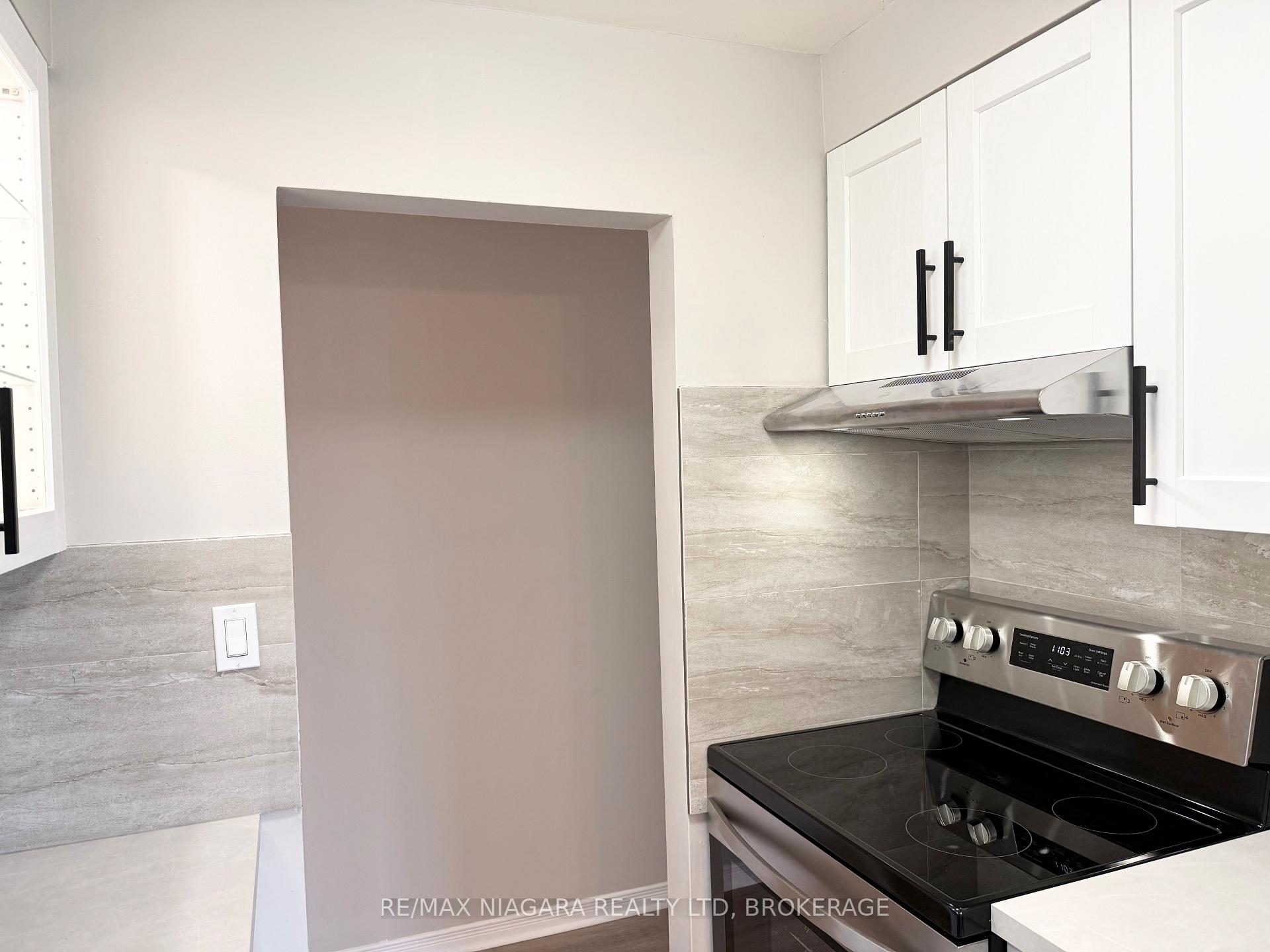Photo 12 of Unit 8, 286 Vine Street, St. Catharines, Carlton/Bunting — HOMEH