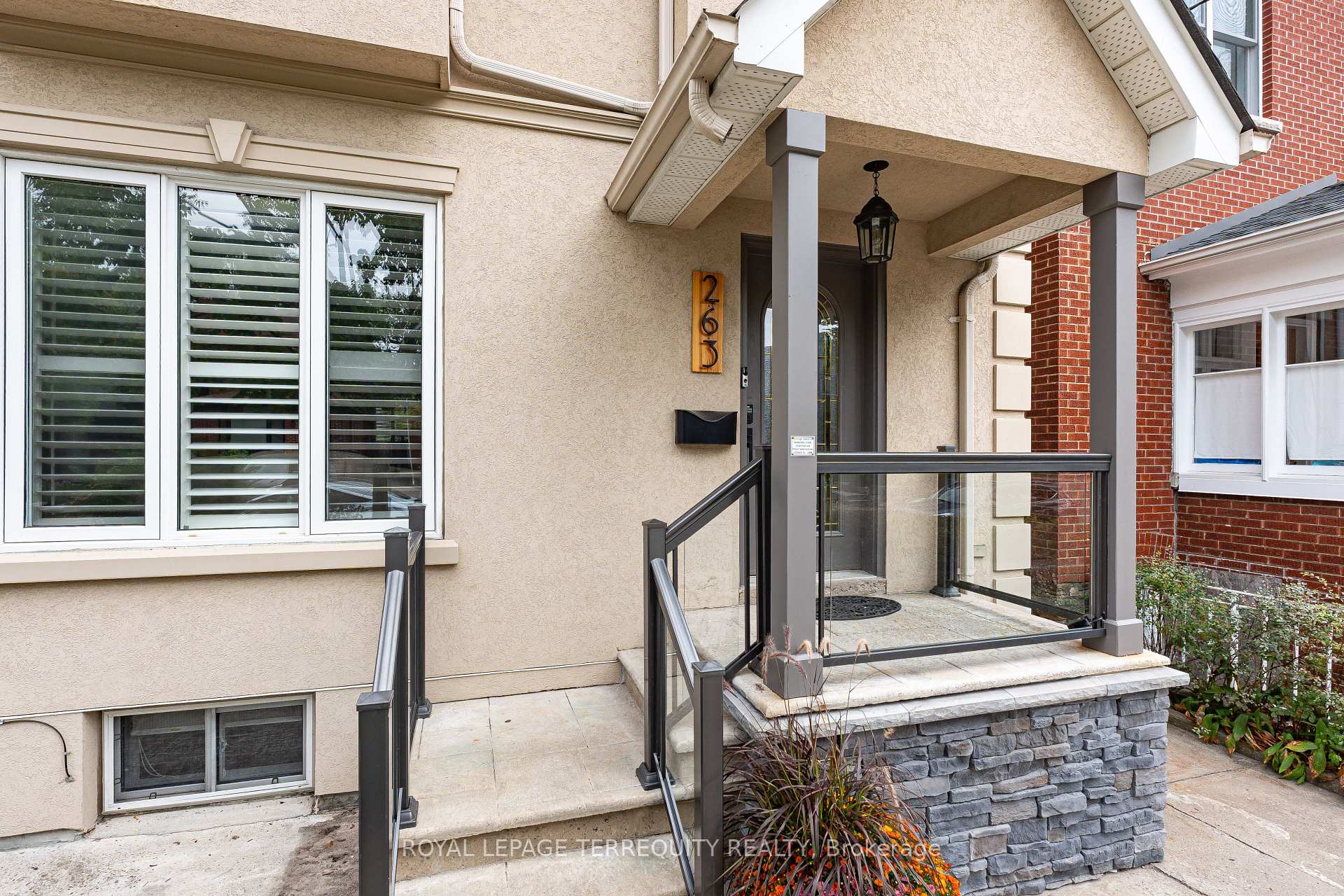 Photo 3 of 263 Windermere Avenue, Toronto, High Park-Swansea — HOMEH