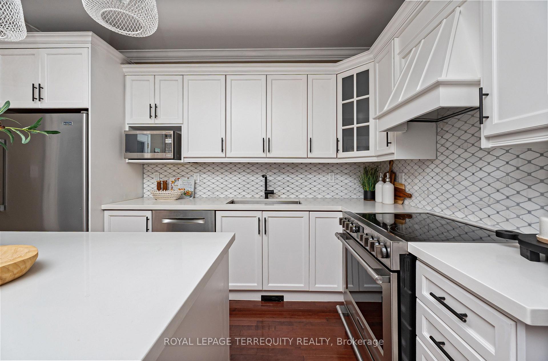 Photo 15 of 263 Windermere Avenue, Toronto, High Park-Swansea — HOMEH