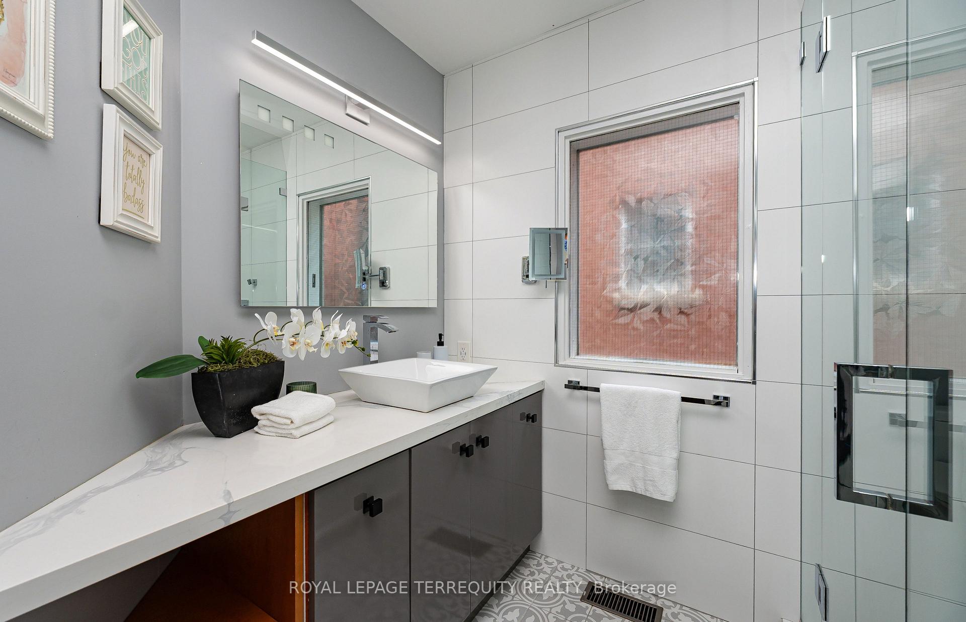 Photo 22 of 263 Windermere Avenue, Toronto, High Park-Swansea — HOMEH