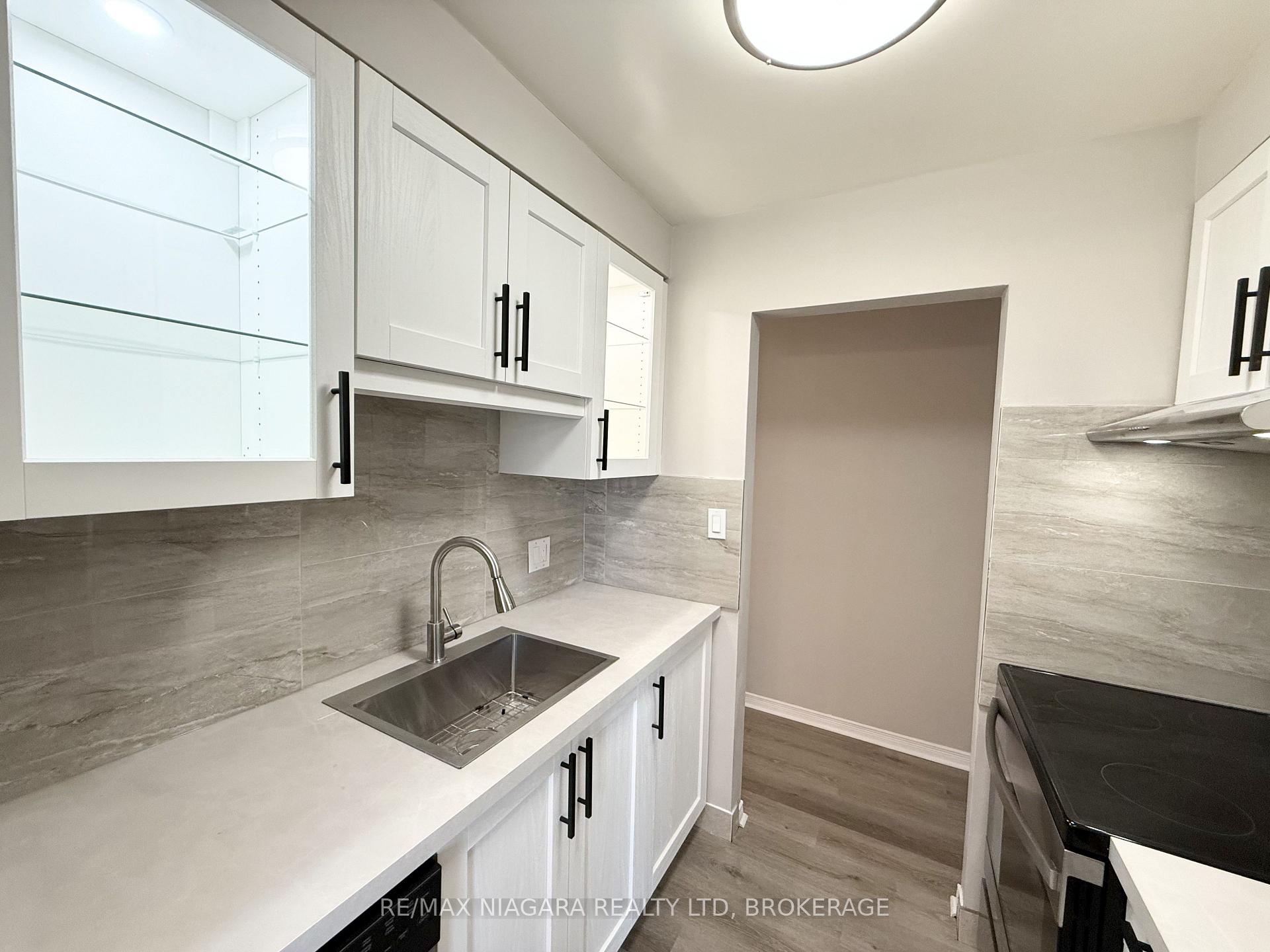 Photo 7 of Unit 4, 286 Vine Street, St. Catharines, Carlton/Bunting — HOMEH
