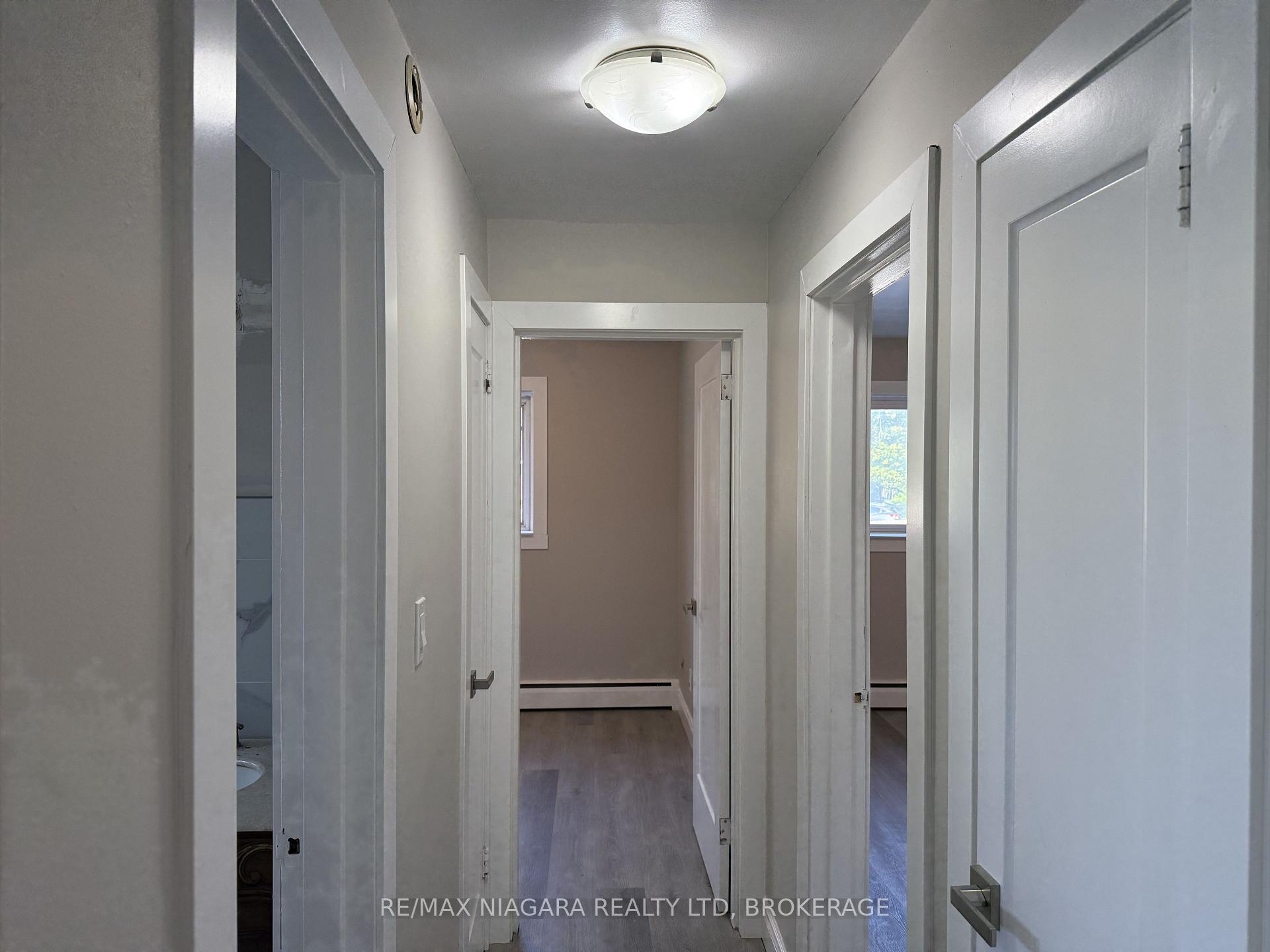 Photo 8 of Unit 4, 286 Vine Street, St. Catharines, Carlton/Bunting — HOMEH