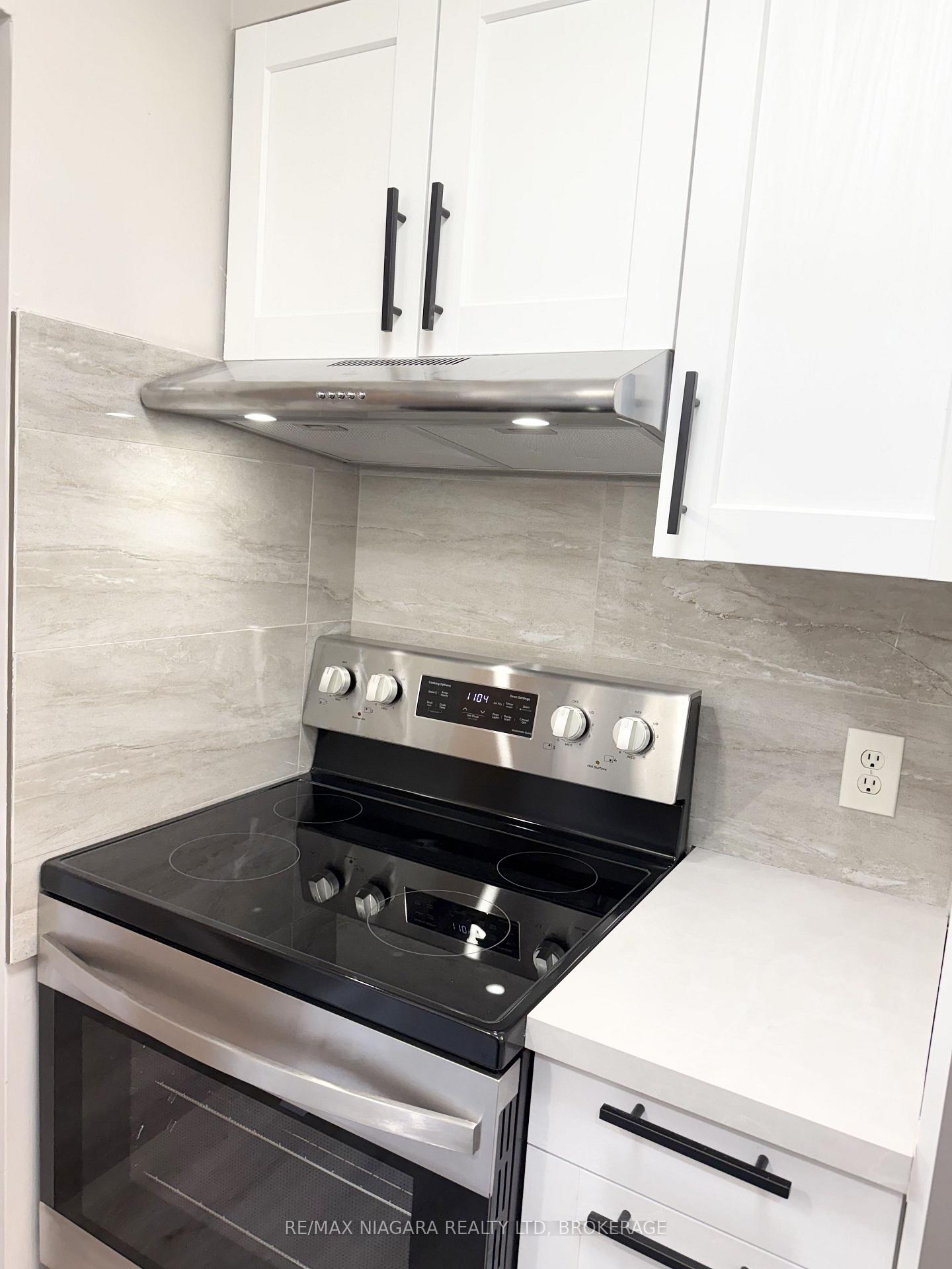 Photo 10 of Unit 4, 286 Vine Street, St. Catharines, Carlton/Bunting — HOMEH