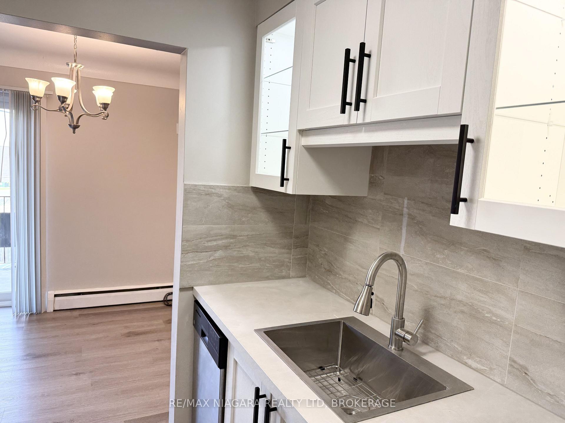Photo 12 of Unit 4, 286 Vine Street, St. Catharines, Carlton/Bunting — HOMEH