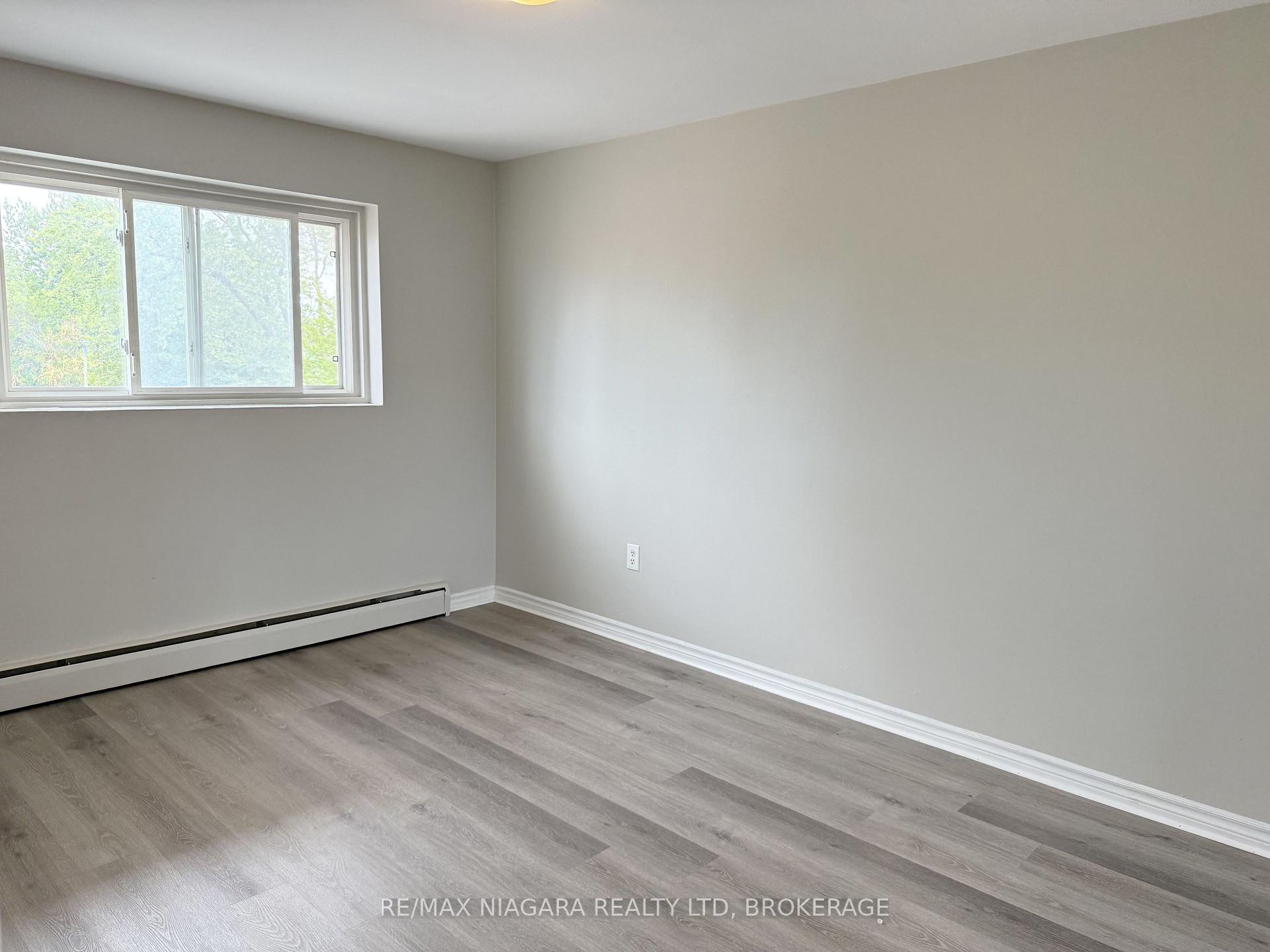Photo 38 of Unit 4, 286 Vine Street, St. Catharines, Carlton/Bunting — HOMEH