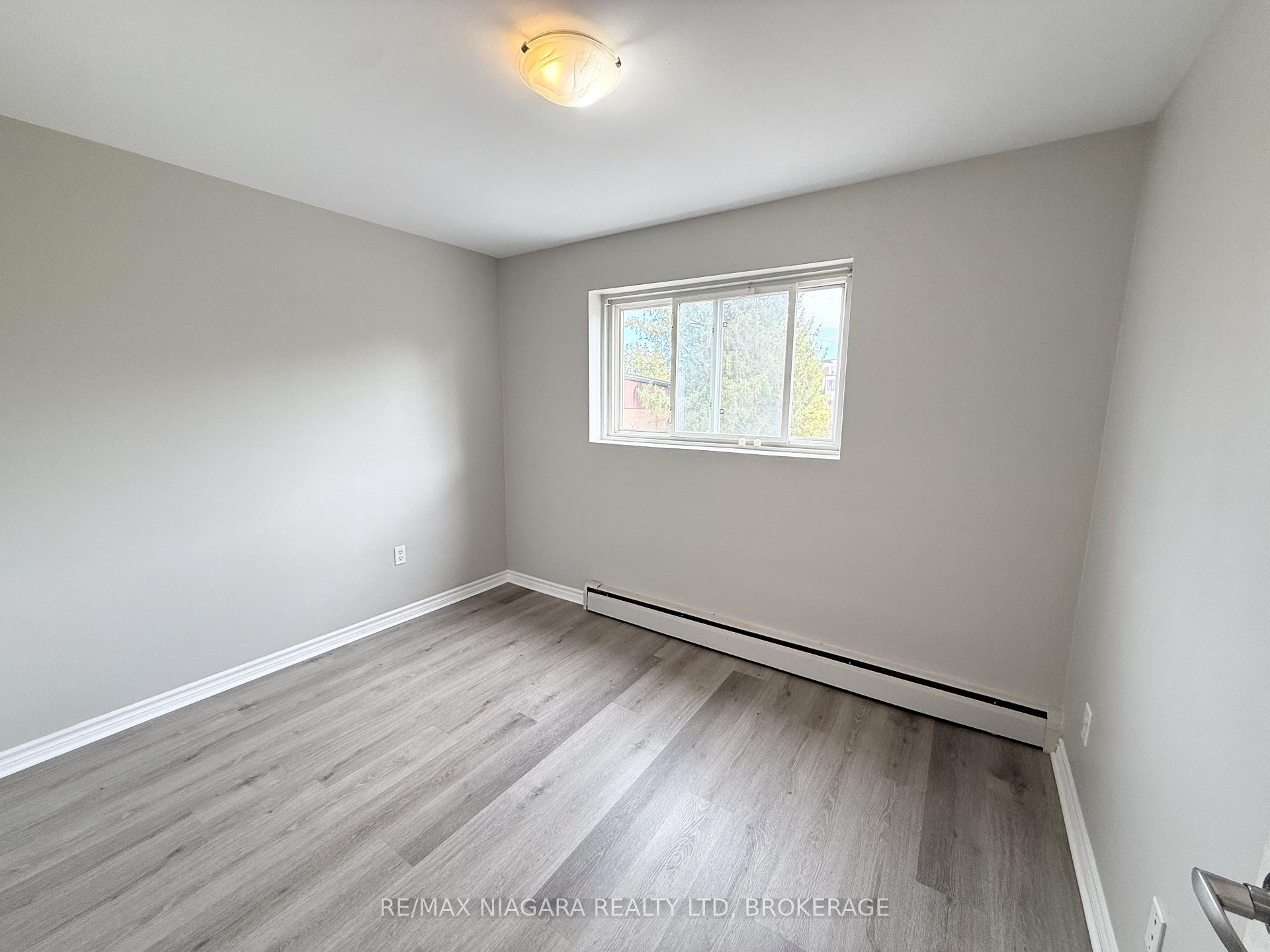 Photo 41 of Unit 4, 286 Vine Street, St. Catharines, Carlton/Bunting — HOMEH
