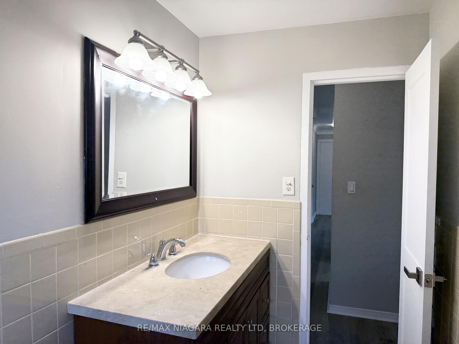 Photo 48 of Unit 4, 286 Vine Street, St. Catharines, Carlton/Bunting — HOMEH