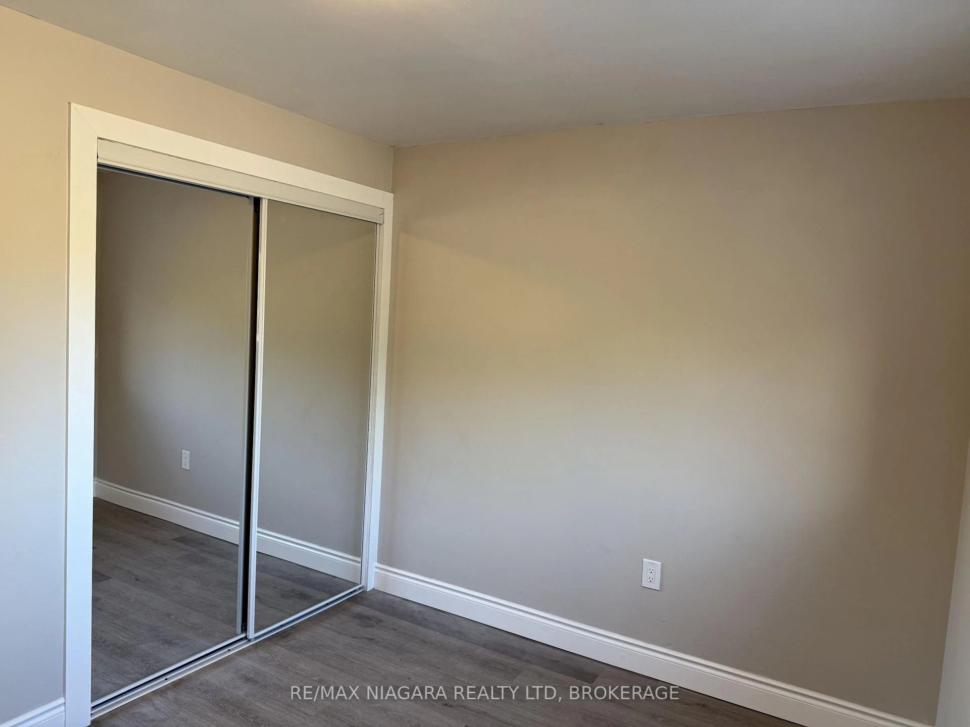 Photo 32 of Unit 4, 286 Vine Street, St. Catharines, Carlton/Bunting — HOMEH