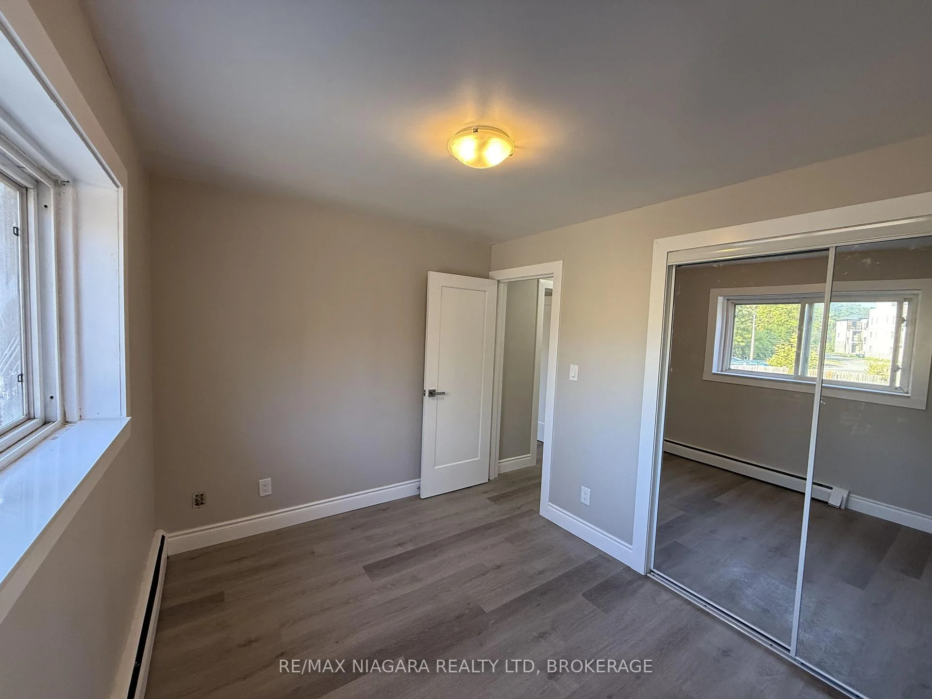 Photo 33 of Unit 4, 286 Vine Street, St. Catharines, Carlton/Bunting — HOMEH