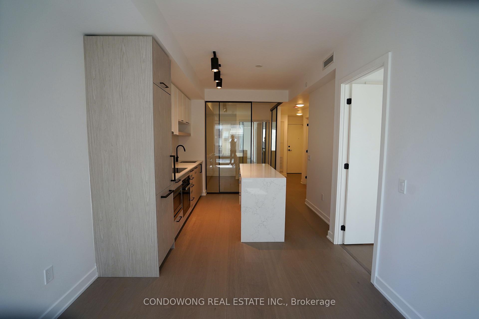 Photo 6 of Unit 502, 91 Montclair Avenue, Toronto, Forest Hill South — HOMEH