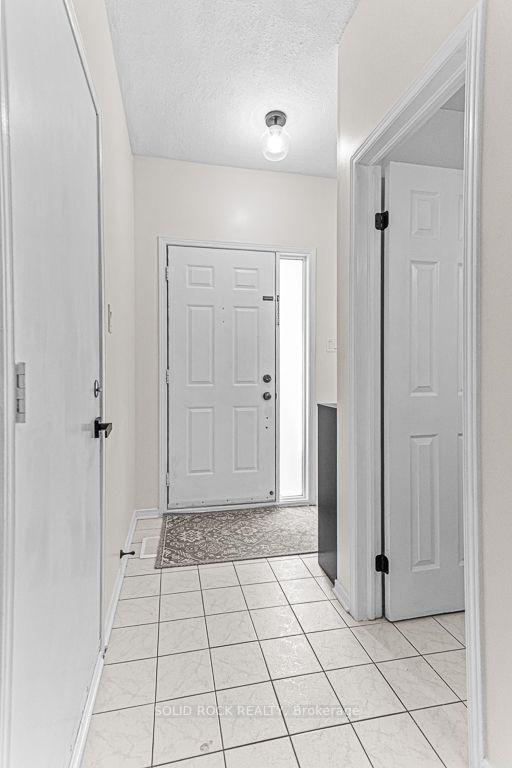 Photo 4 of 49 Longshire Circle, Ottawa, Barrhaven - Longfields — HOMEH