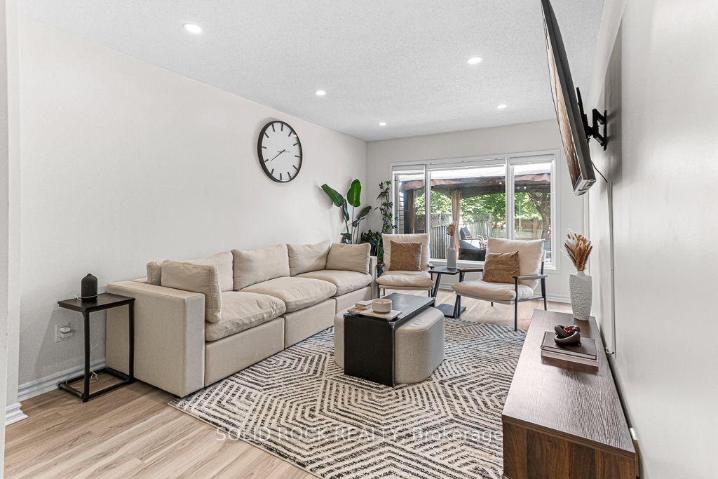 Photo 7 of 49 Longshire Circle, Ottawa, Barrhaven - Longfields — HOMEH